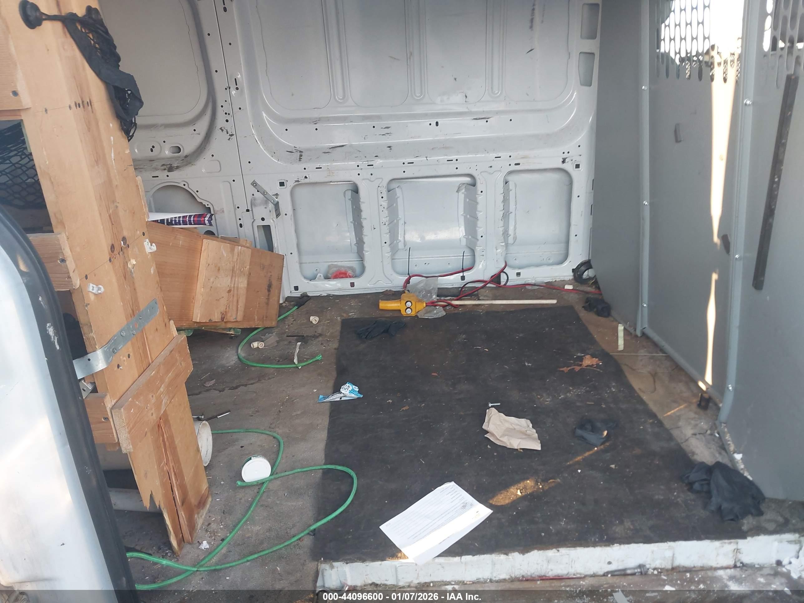 FORD TRANSIT-150 image 8