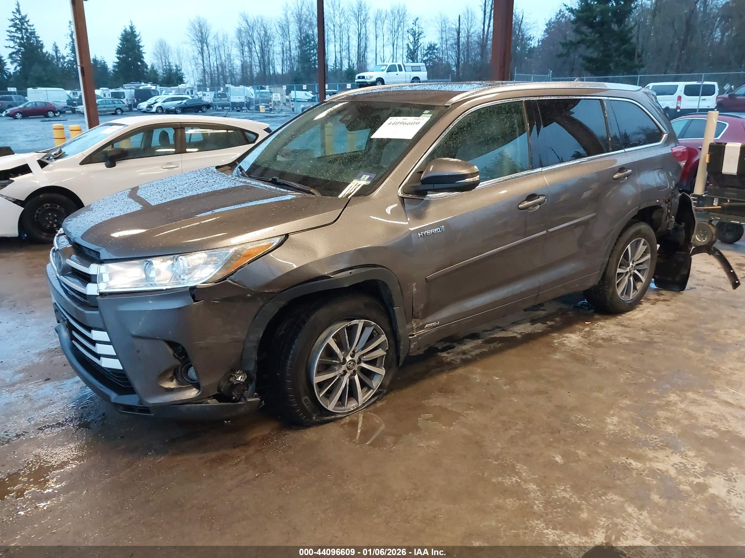 TOYOTA HIGHLANDER image 2