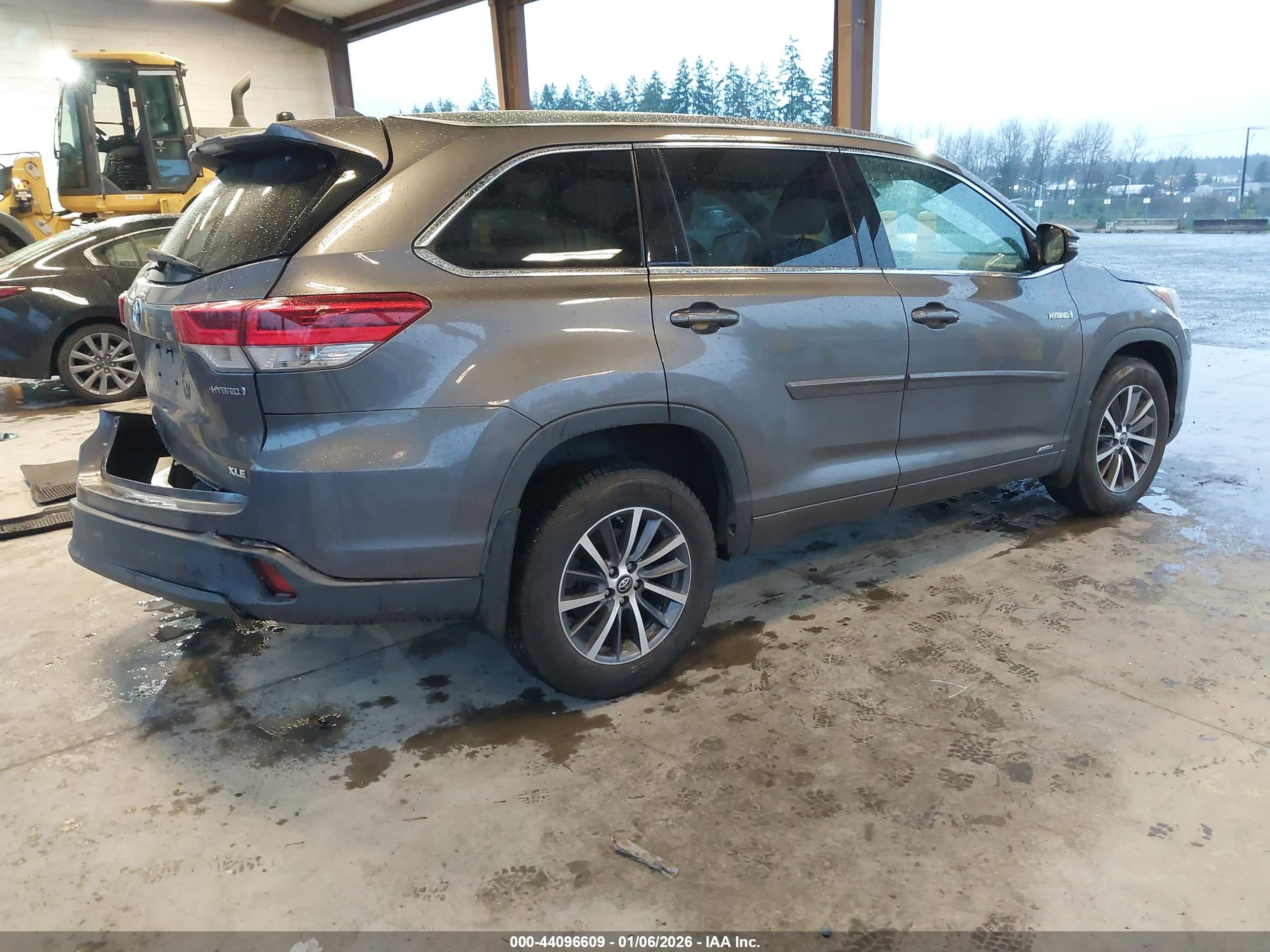TOYOTA HIGHLANDER image 4