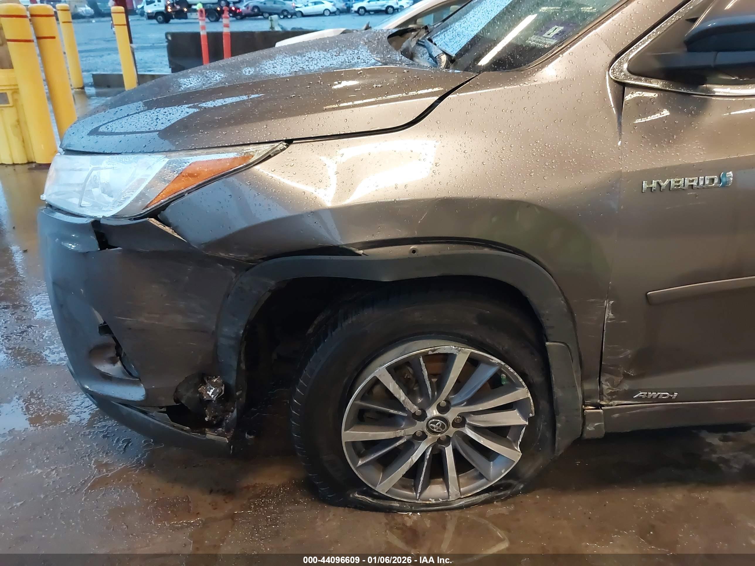 TOYOTA HIGHLANDER image 6