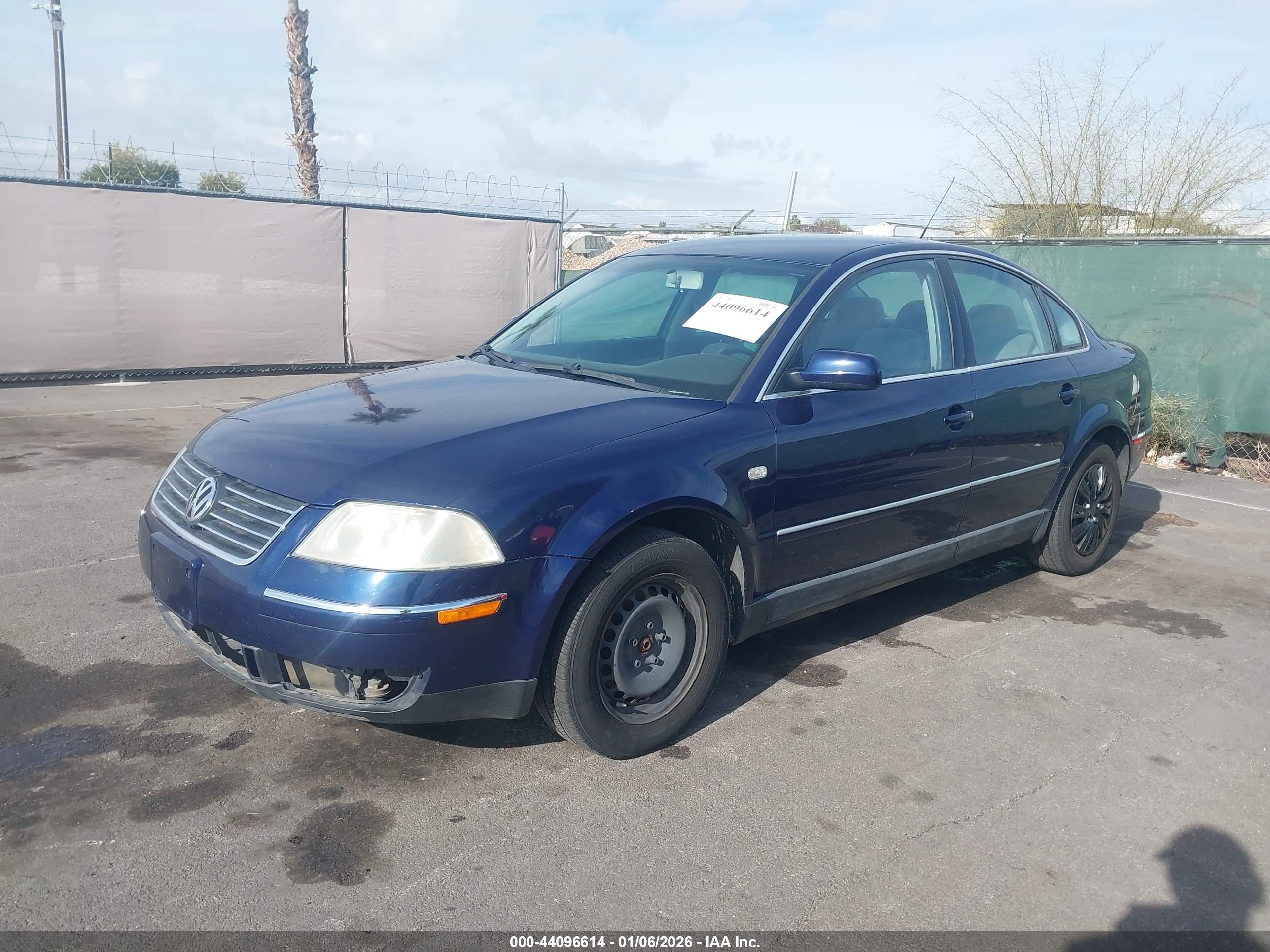 VOLKSWAGEN PASSAT image 2