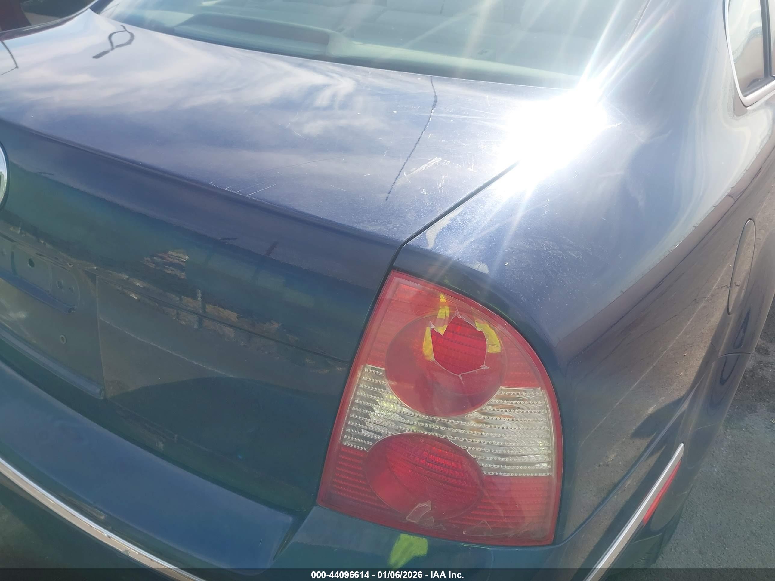 VOLKSWAGEN PASSAT image 6