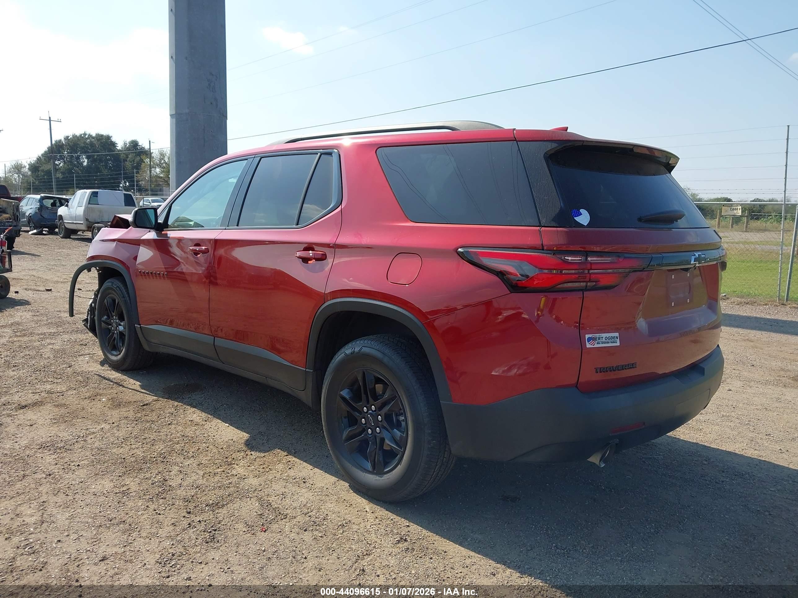 CHEVROLET TRAVERSE image 3