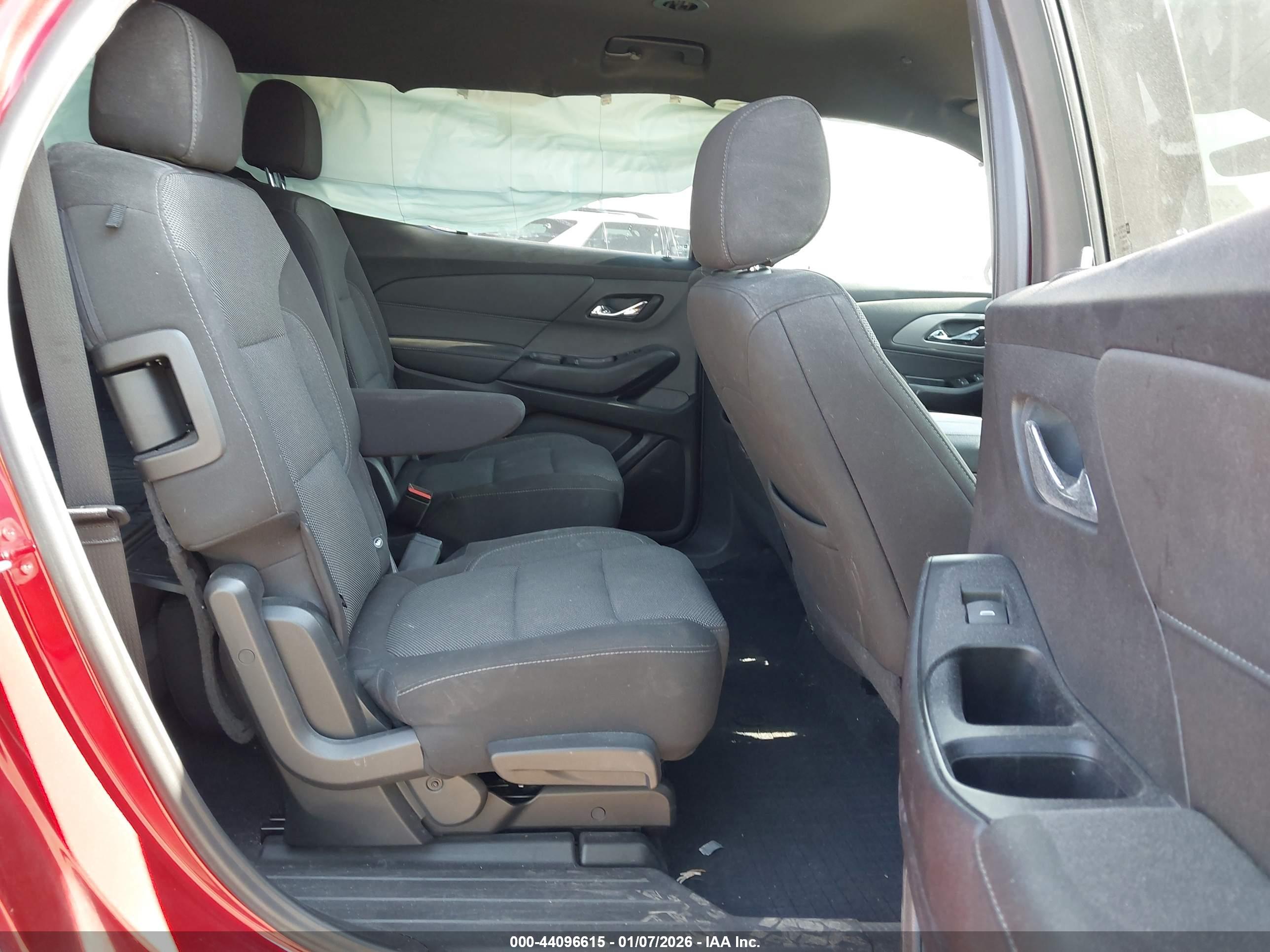 CHEVROLET TRAVERSE image 8