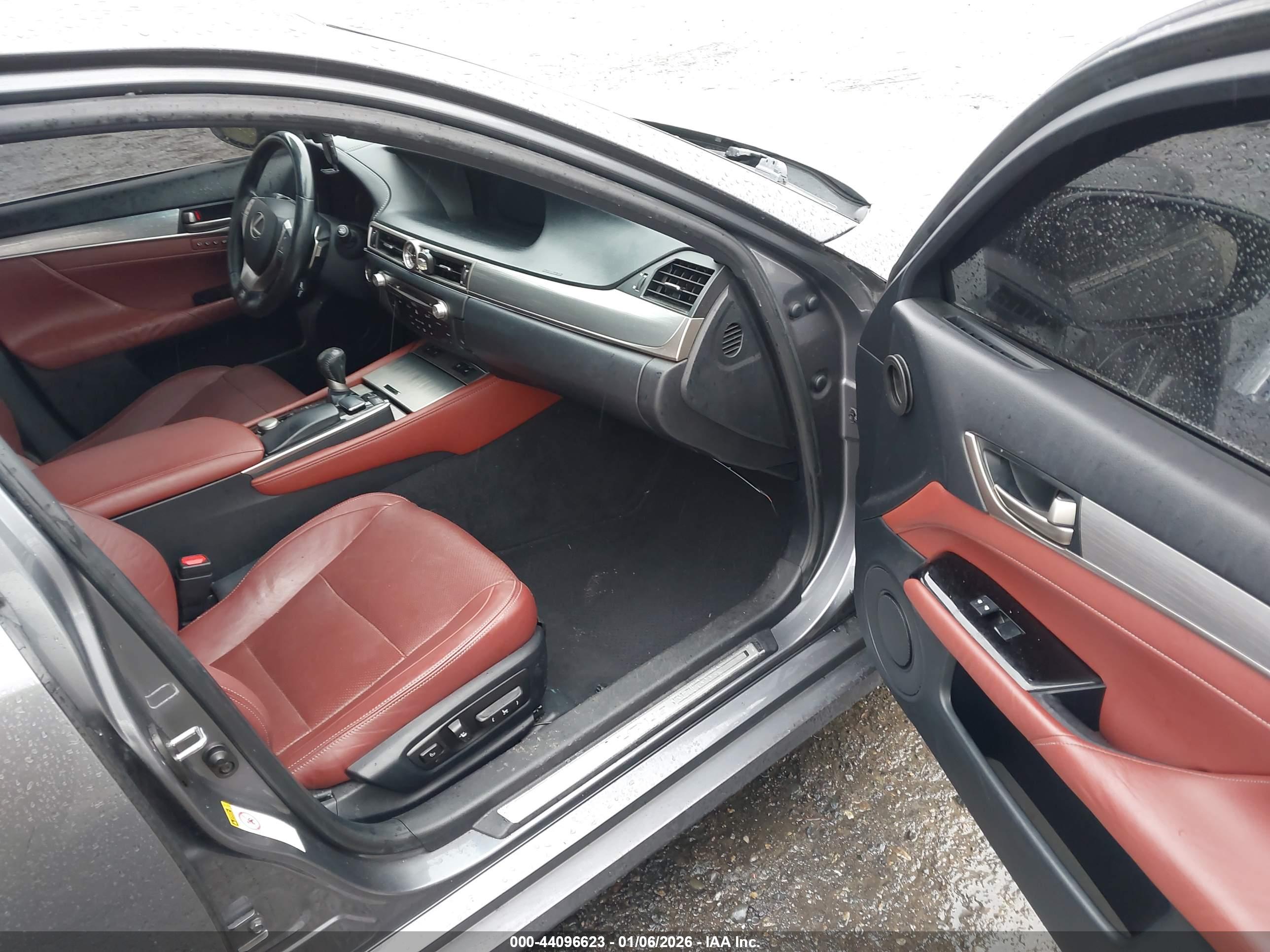 LEXUS GS image 5