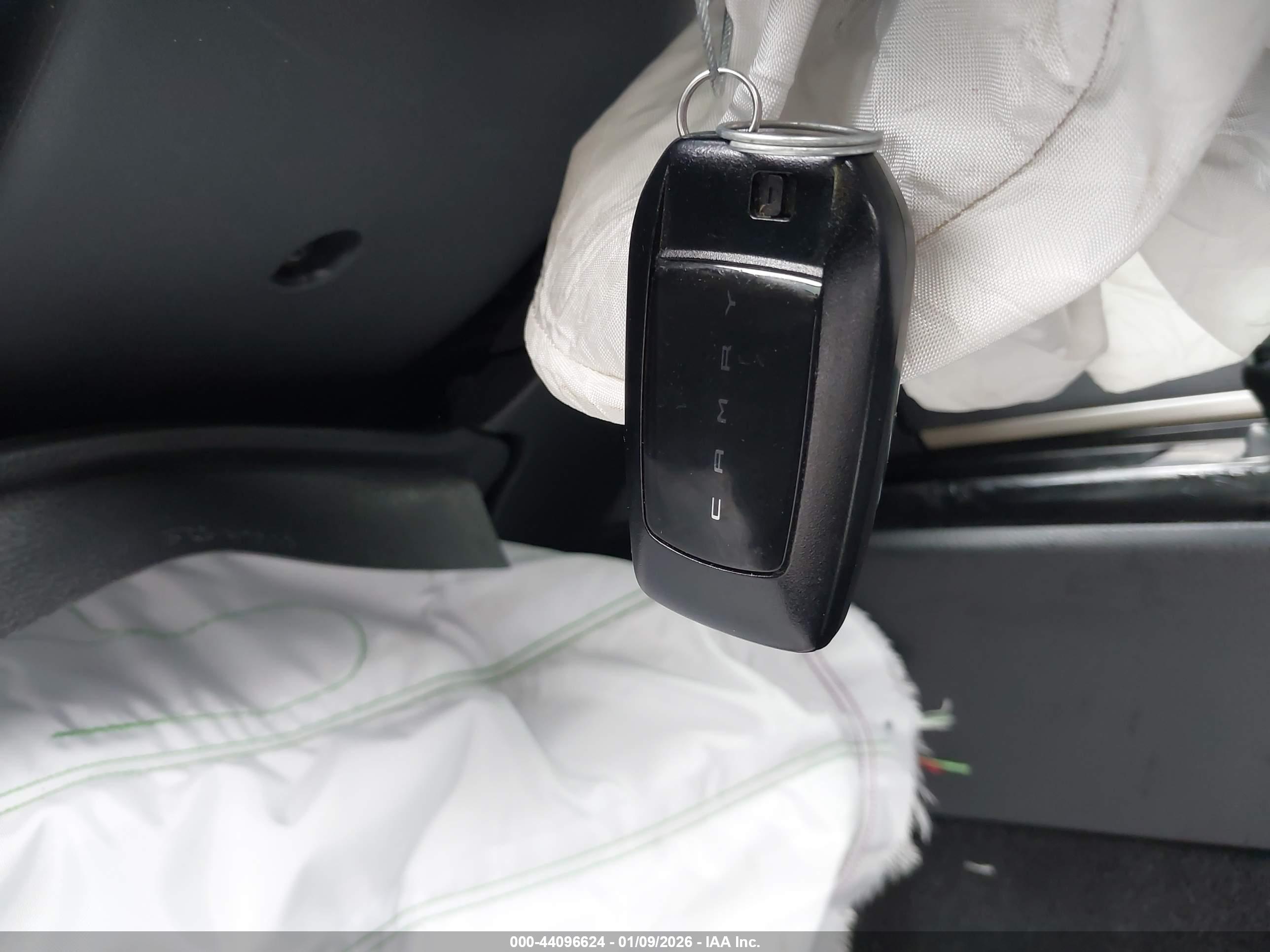 TOYOTA CAMRY image 11