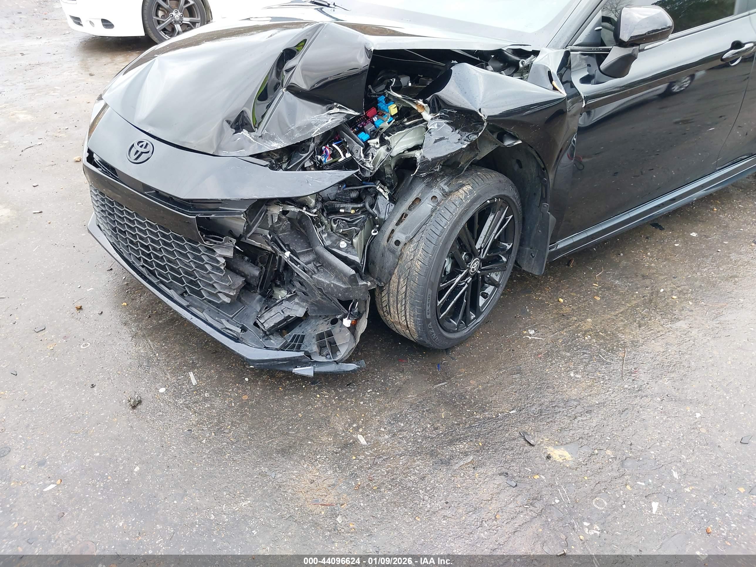TOYOTA CAMRY image 6