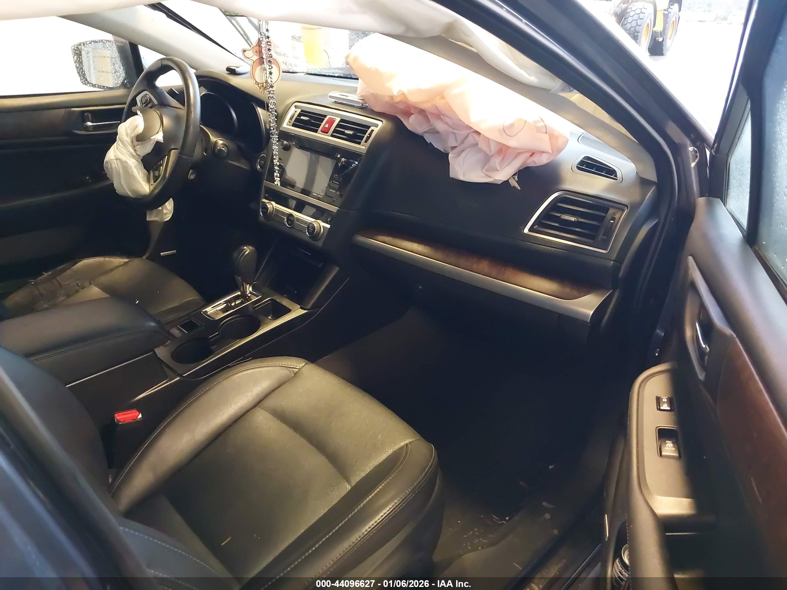 SUBARU OUTBACK image 5