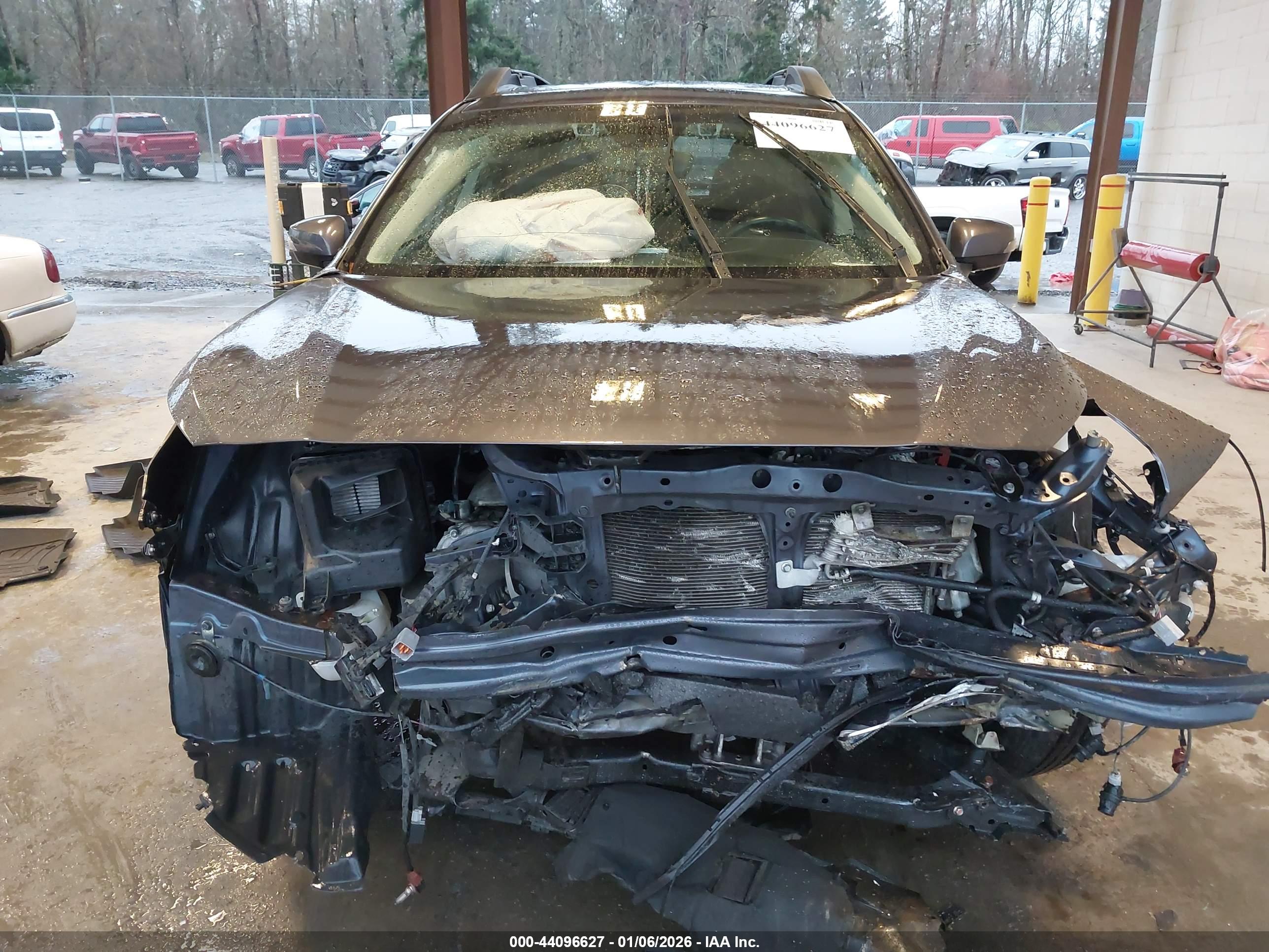 SUBARU OUTBACK image 6
