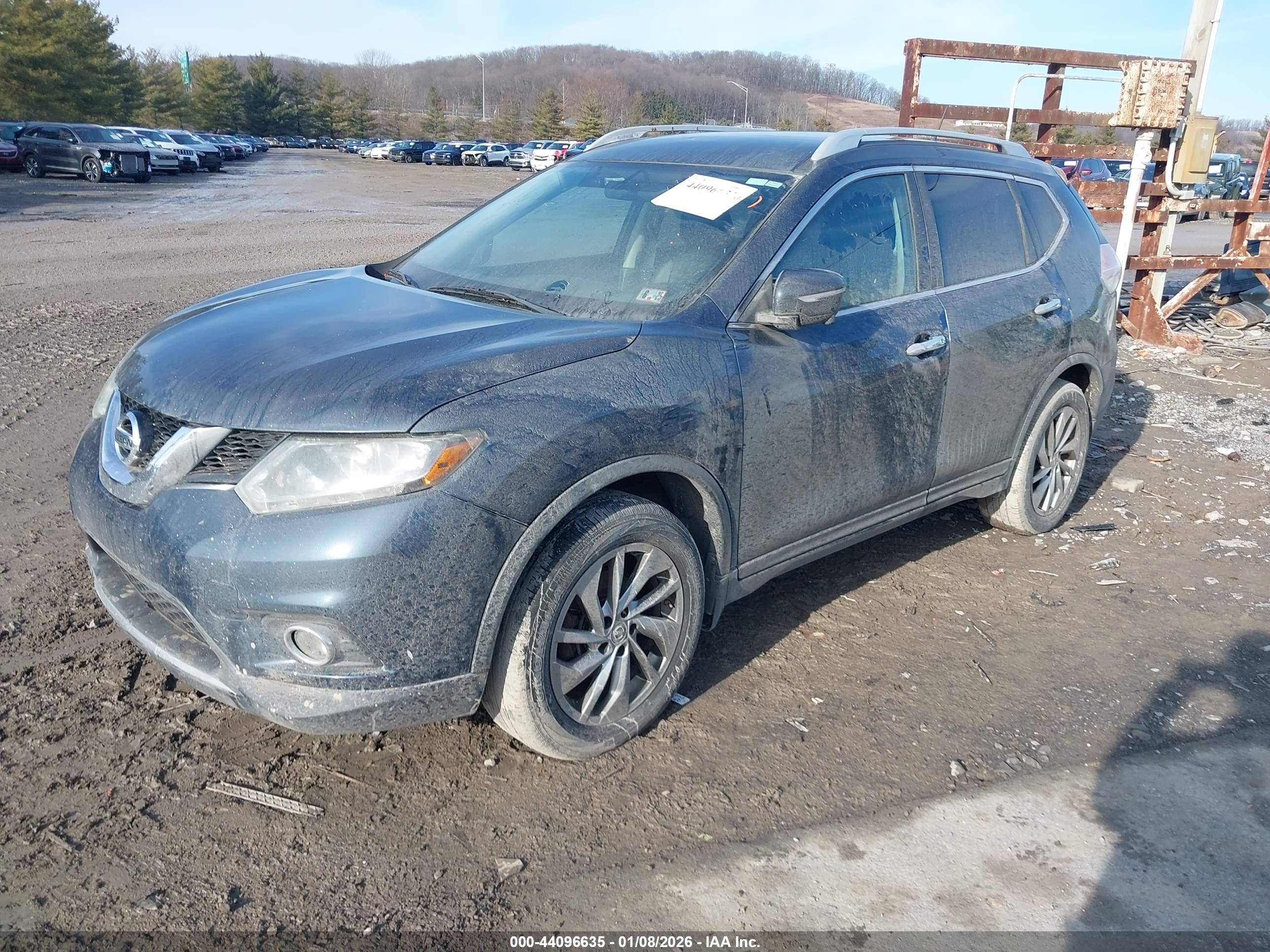 NISSAN ROGUE image 2