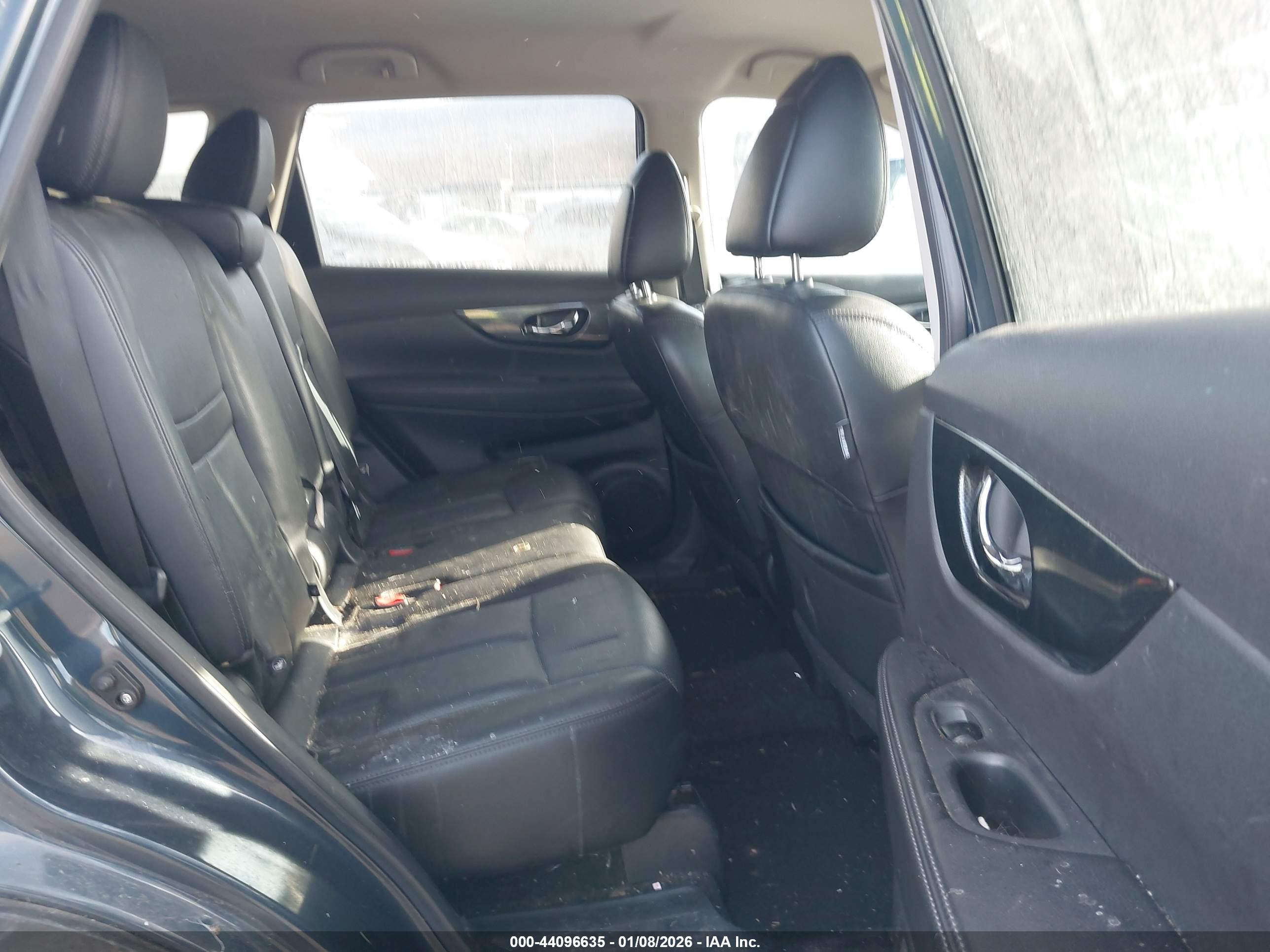 NISSAN ROGUE image 8