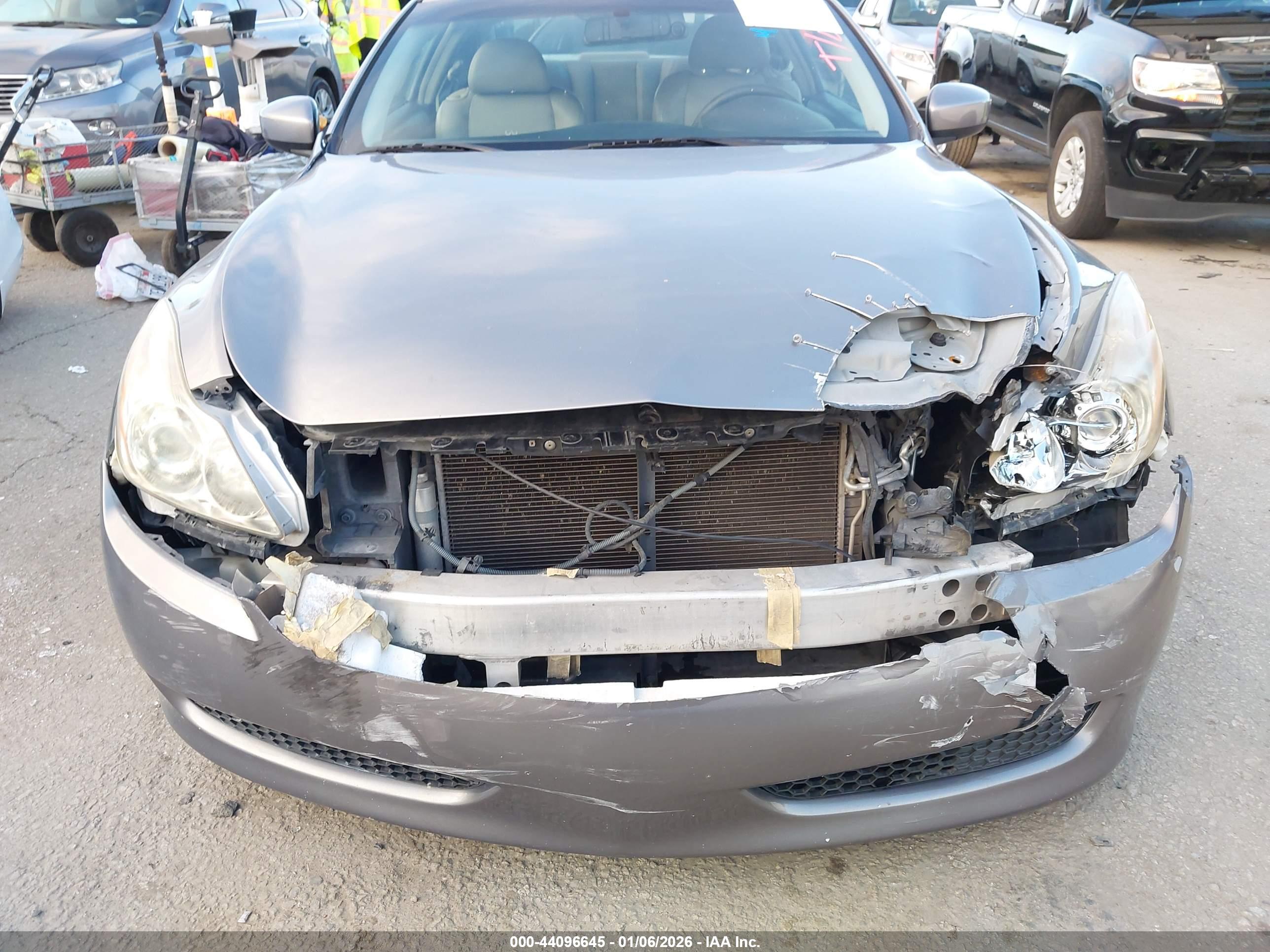 INFINITI G37 image 6