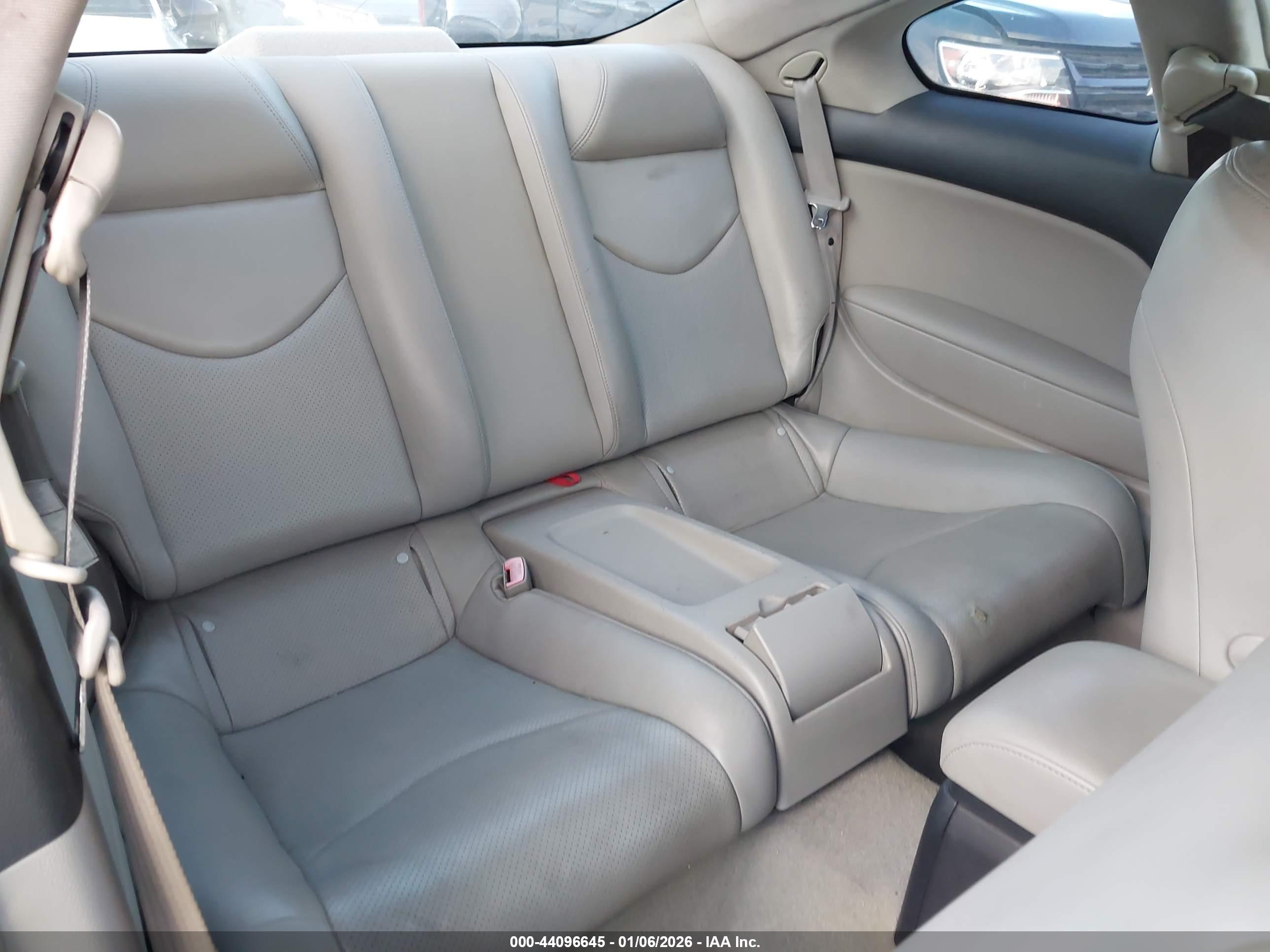 INFINITI G37 image 8