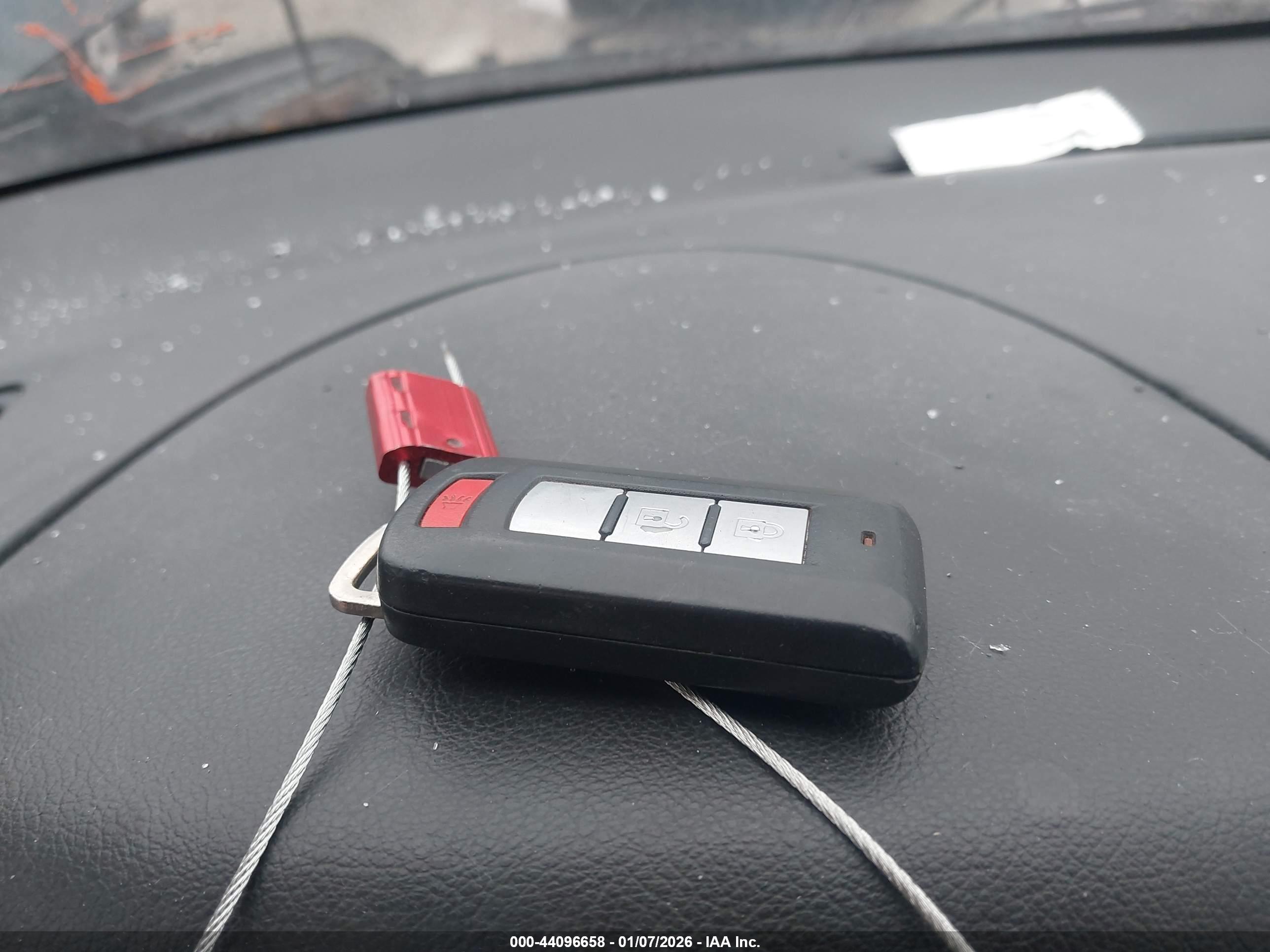 MITSUBISHI OUTLANDER image 11