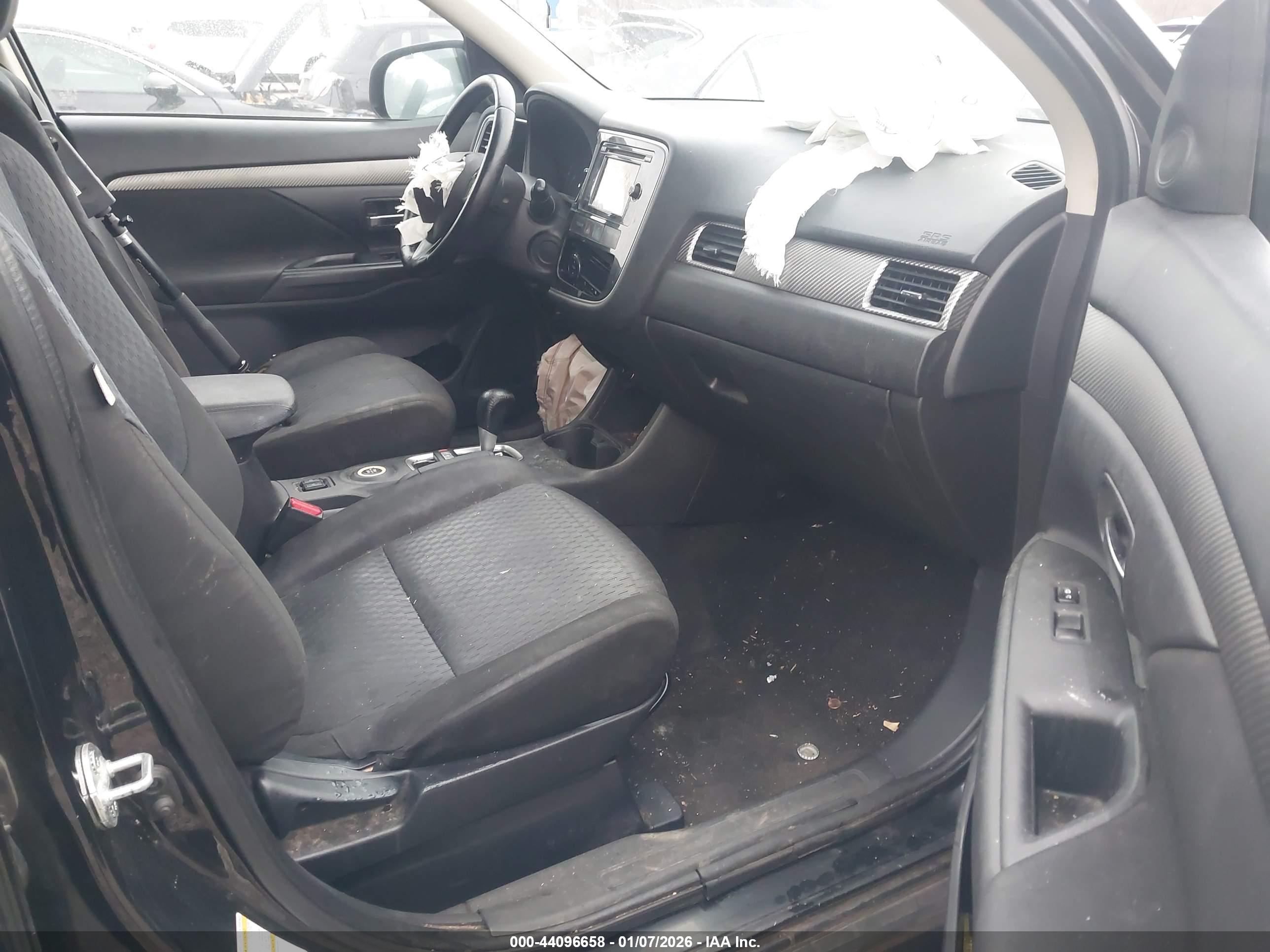 MITSUBISHI OUTLANDER image 5