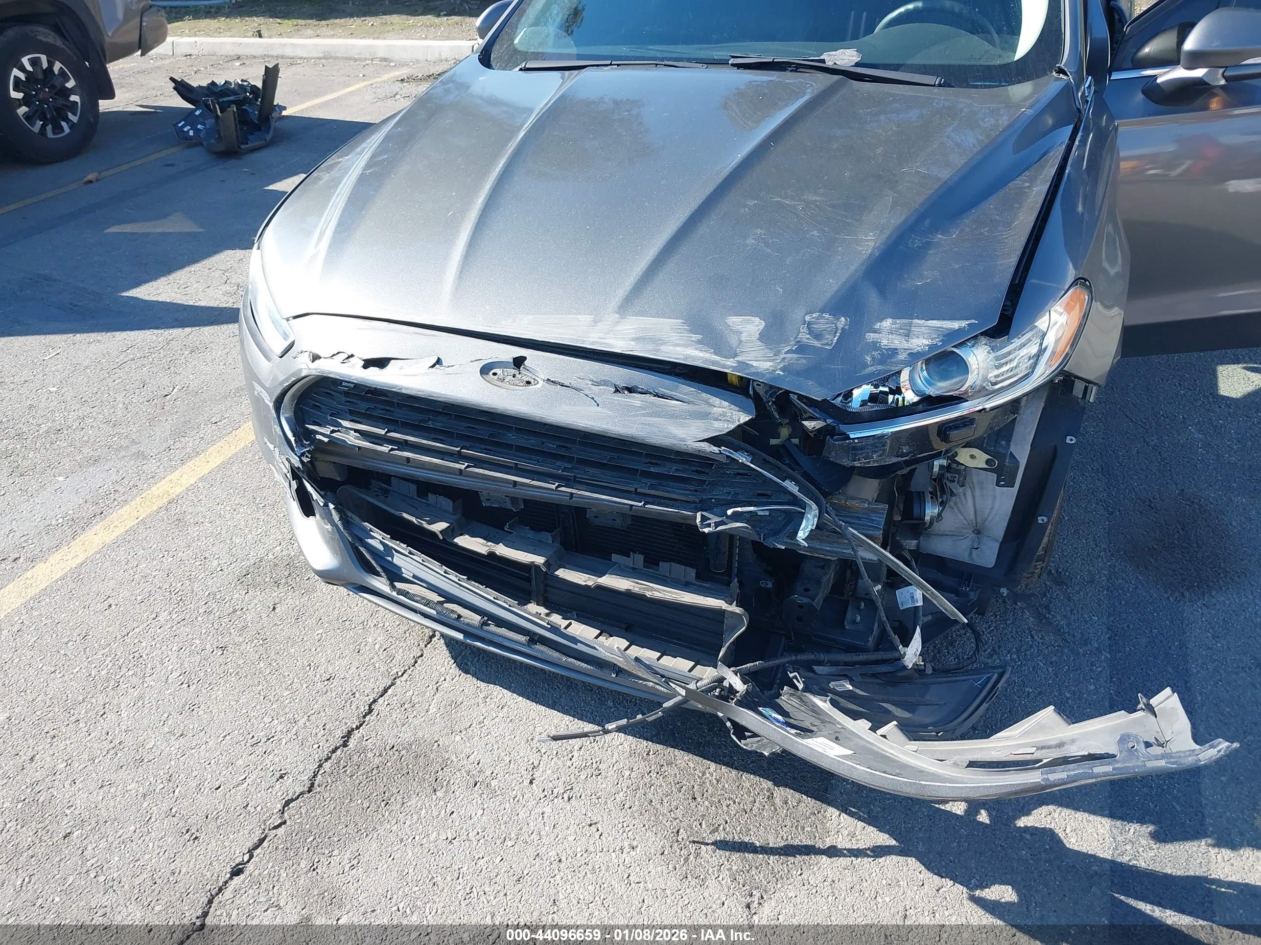 FORD FUSION image 6