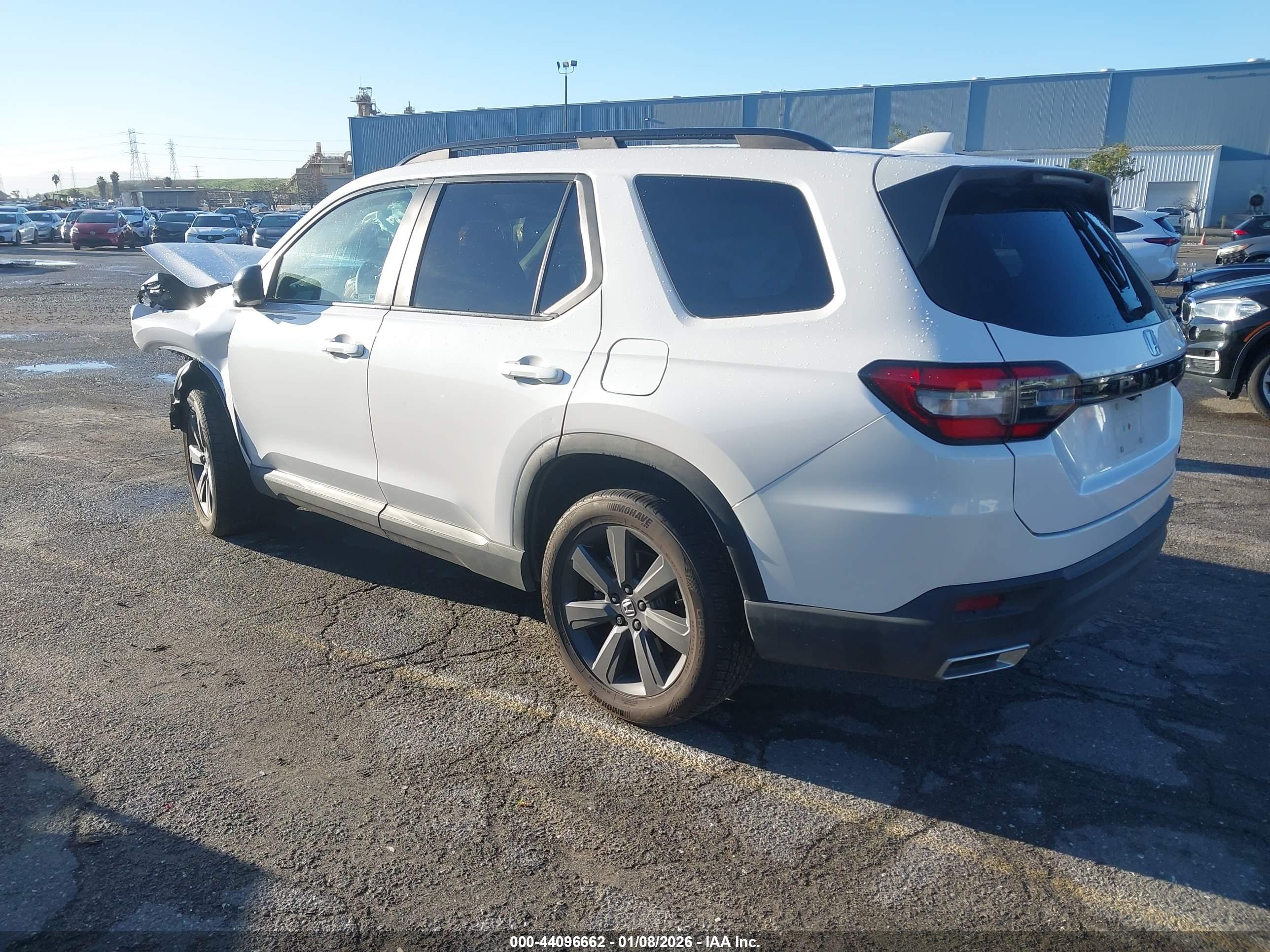 HONDA PILOT image 3