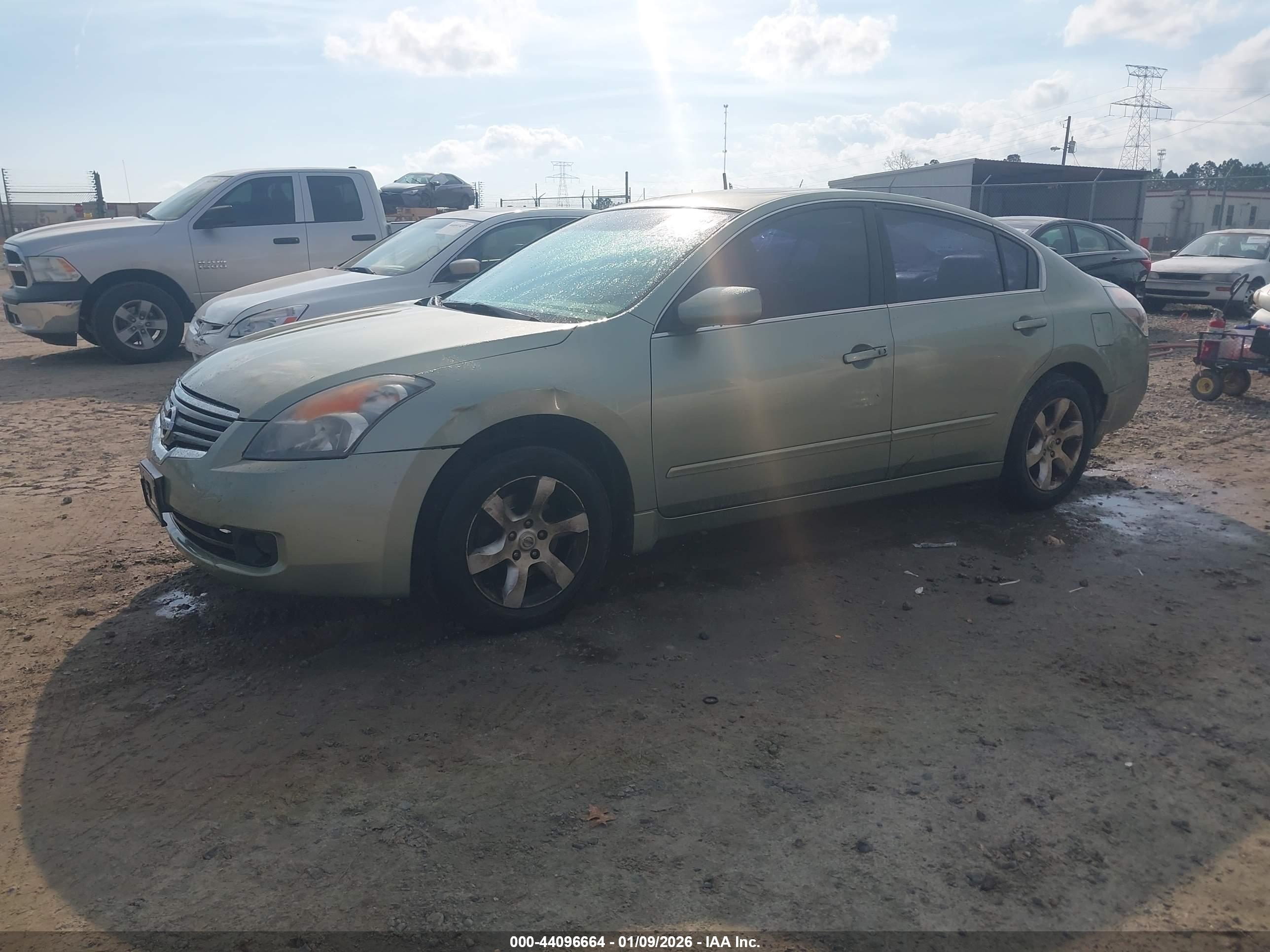 NISSAN ALTIMA image 2