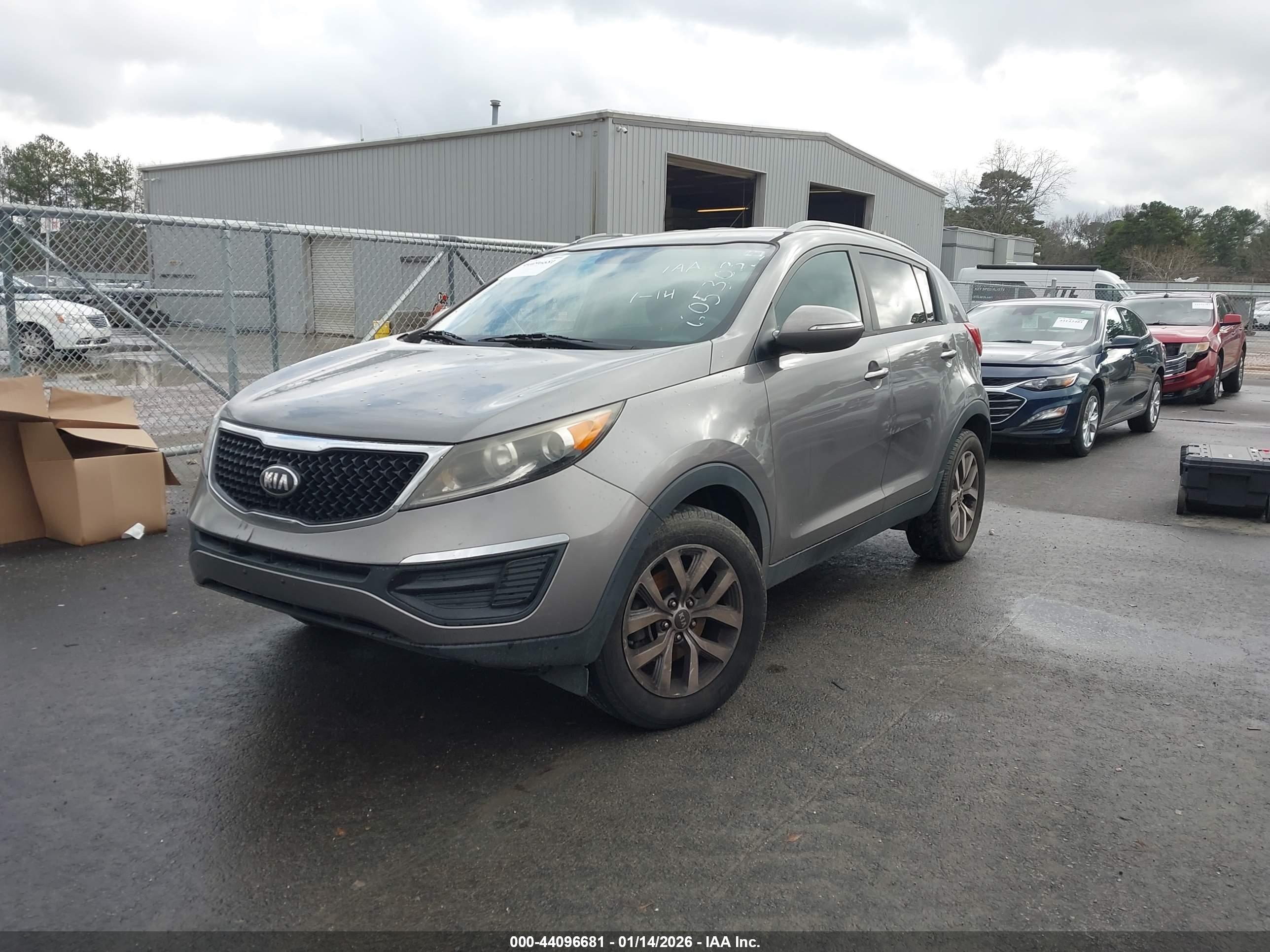 KIA SPORTAGE image 2