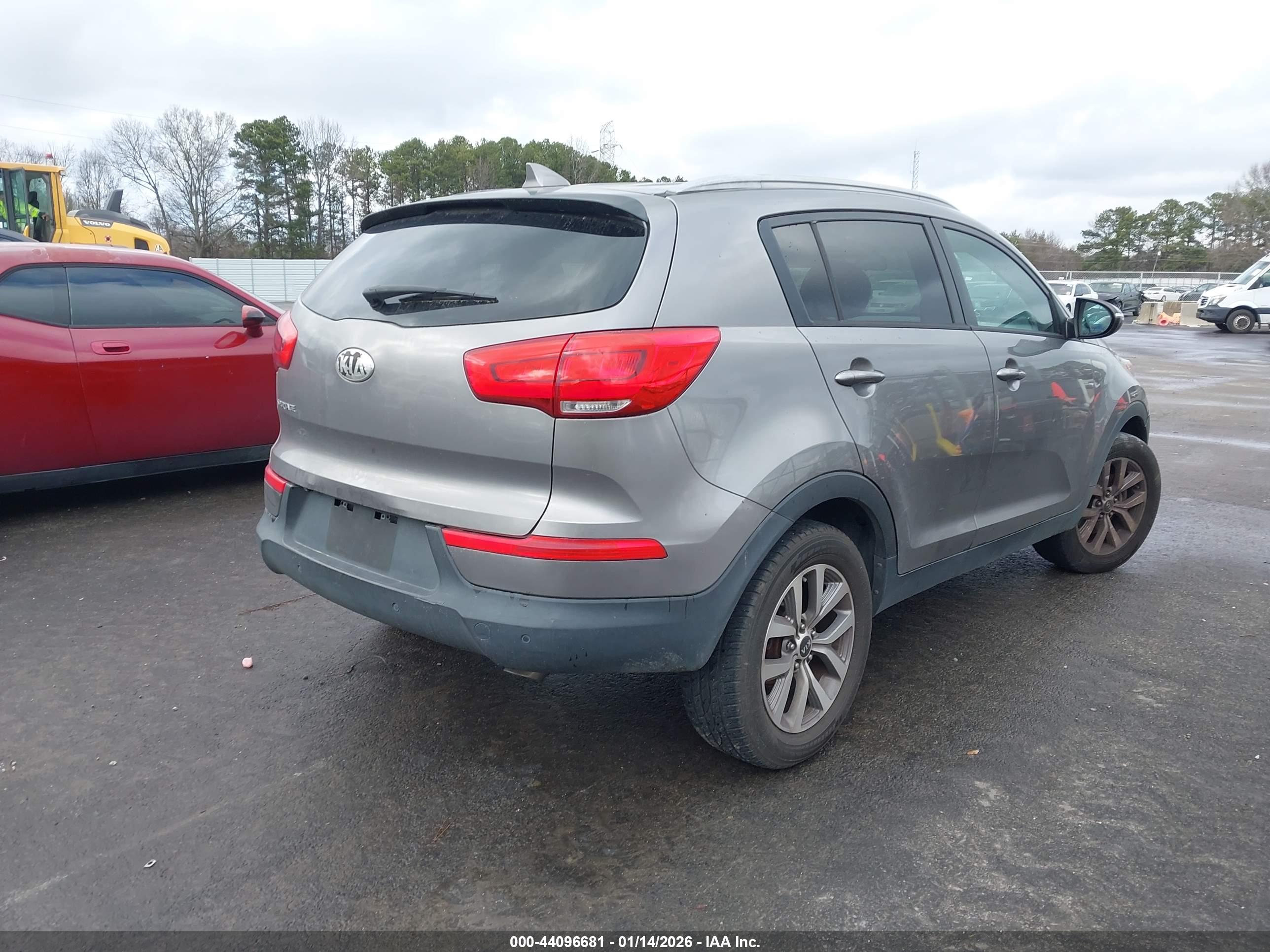 KIA SPORTAGE image 4
