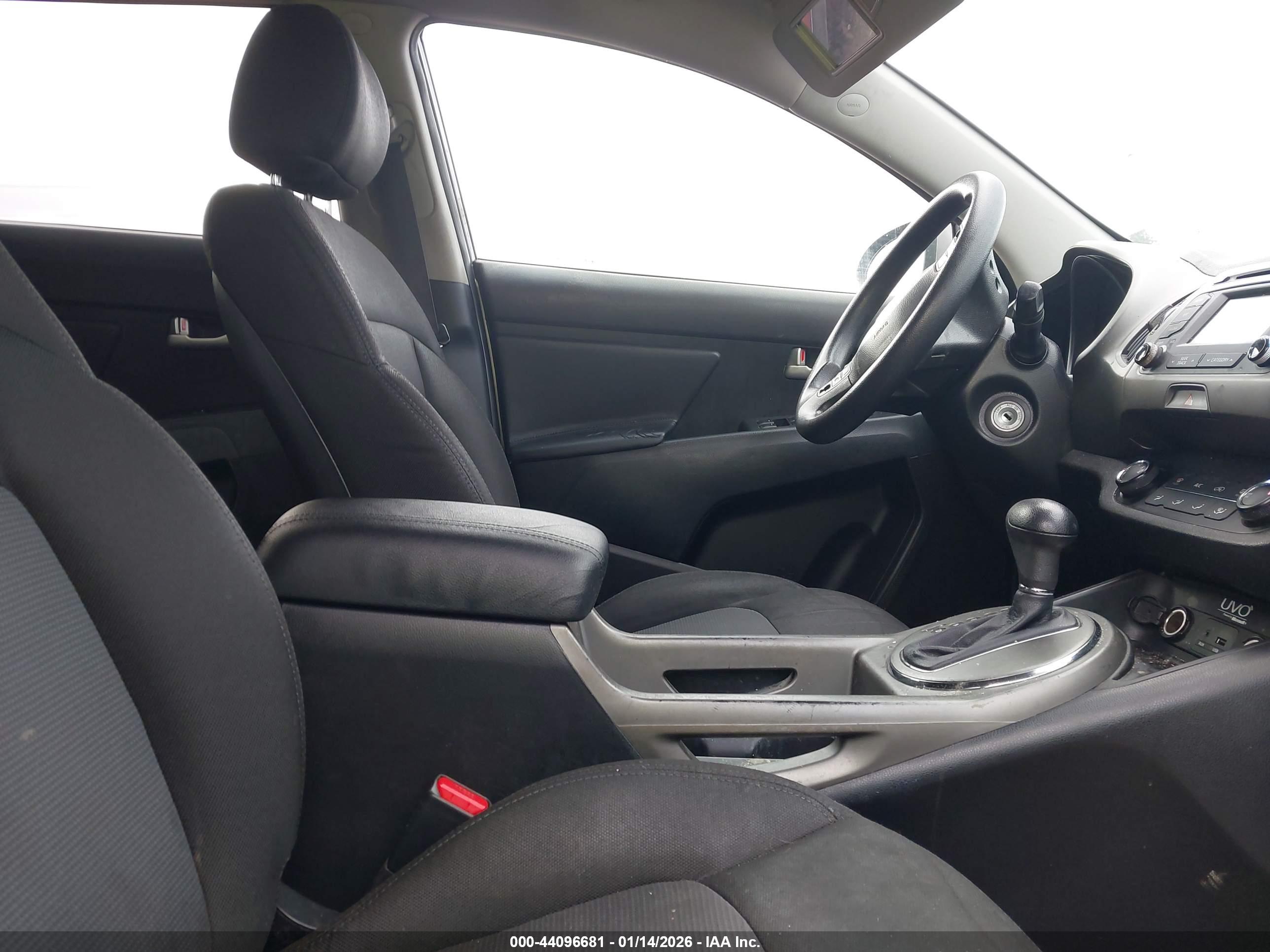 KIA SPORTAGE image 5
