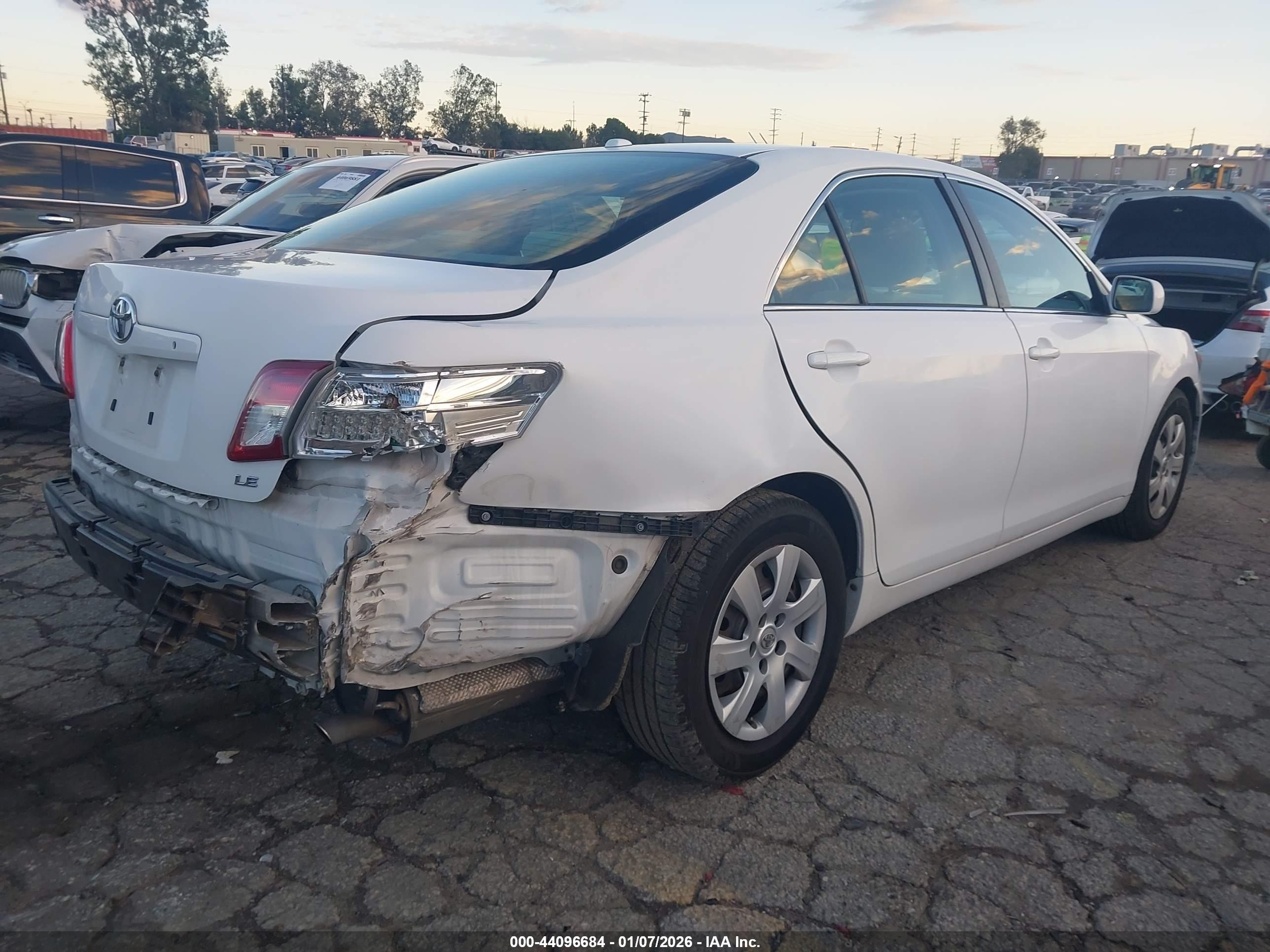 TOYOTA CAMRY image 4