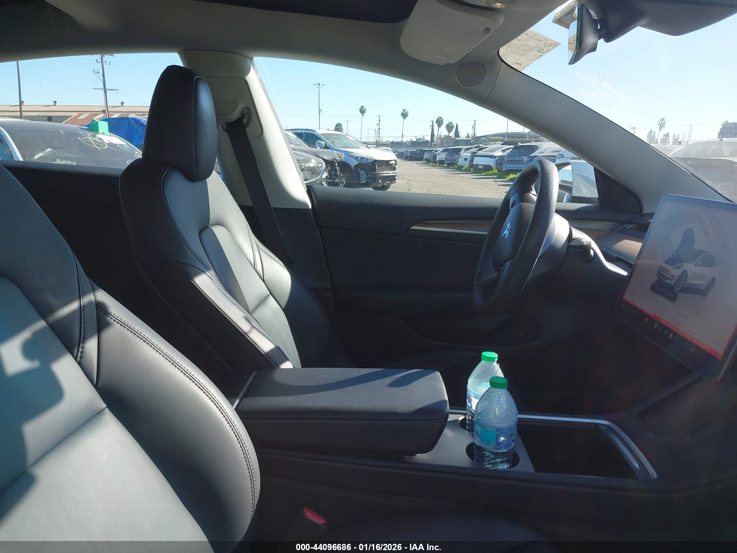 TESLA MODEL image 5