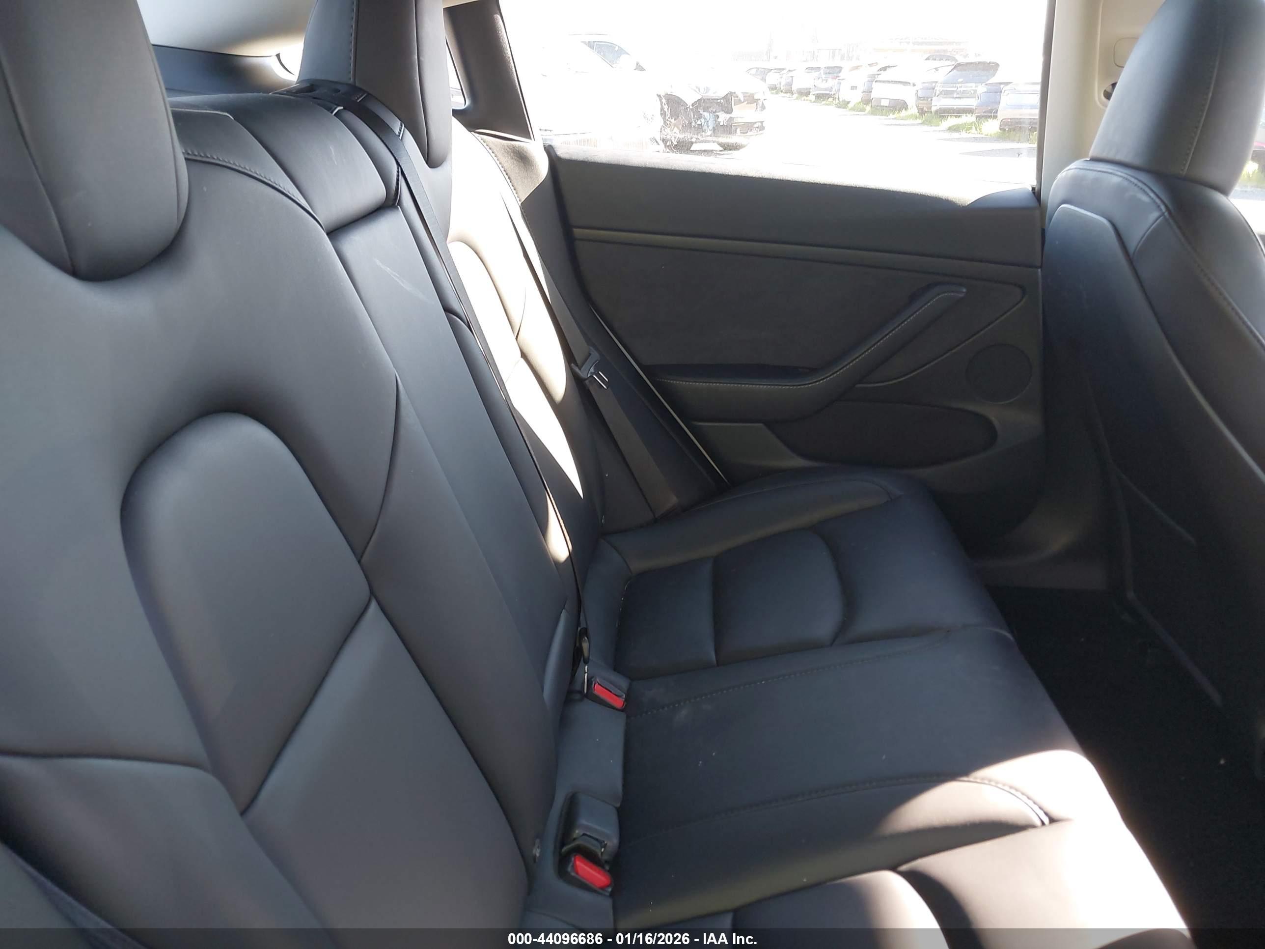 TESLA MODEL image 8