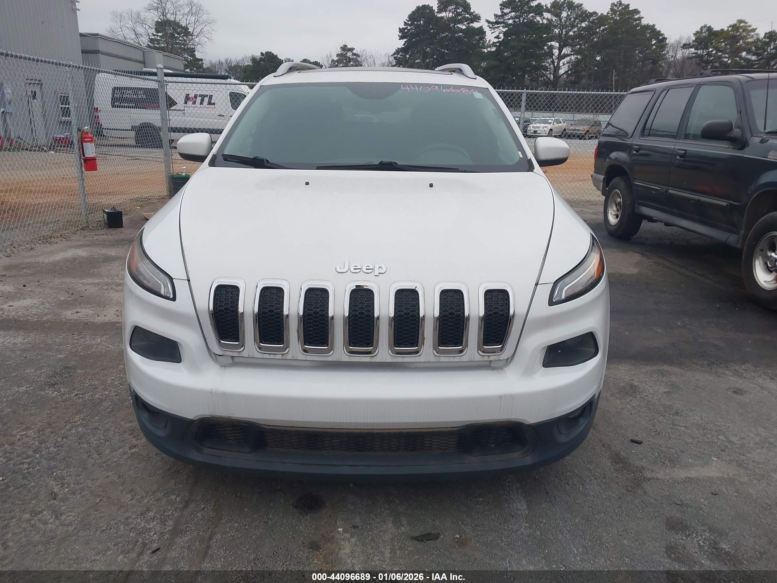 JEEP CHEROKEE image 10