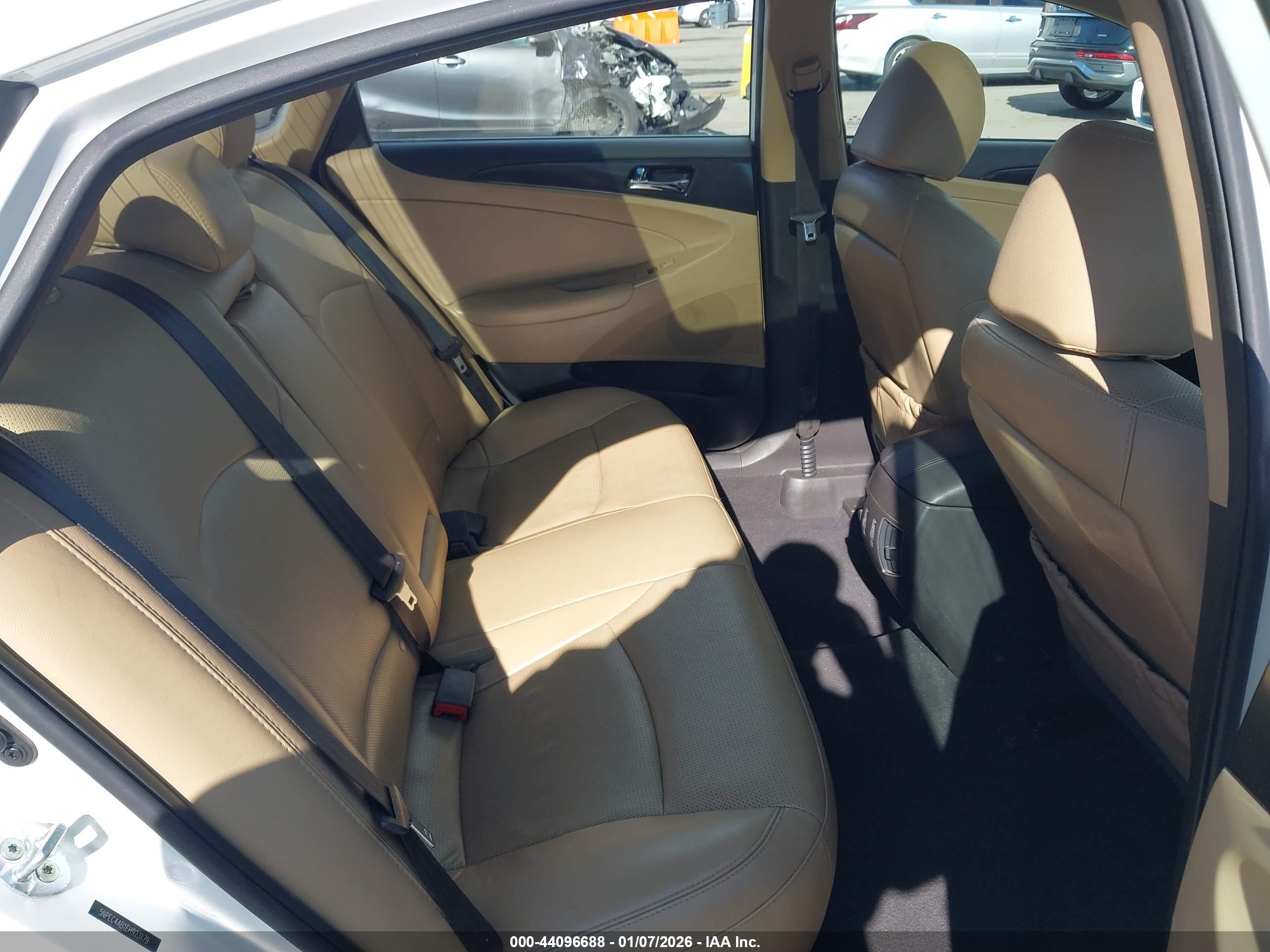 HYUNDAI SONATA image 8