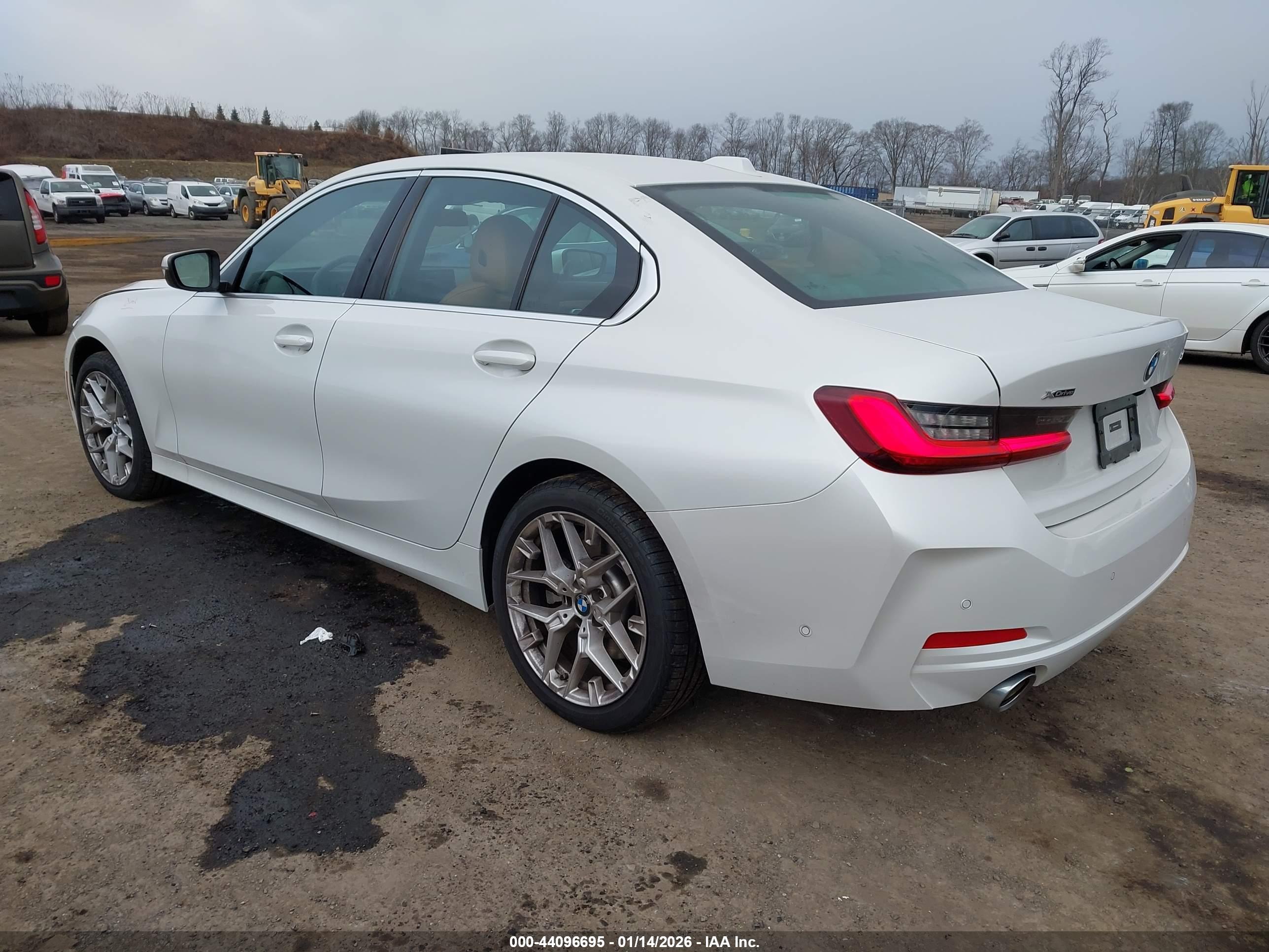 BMW 330I image 3