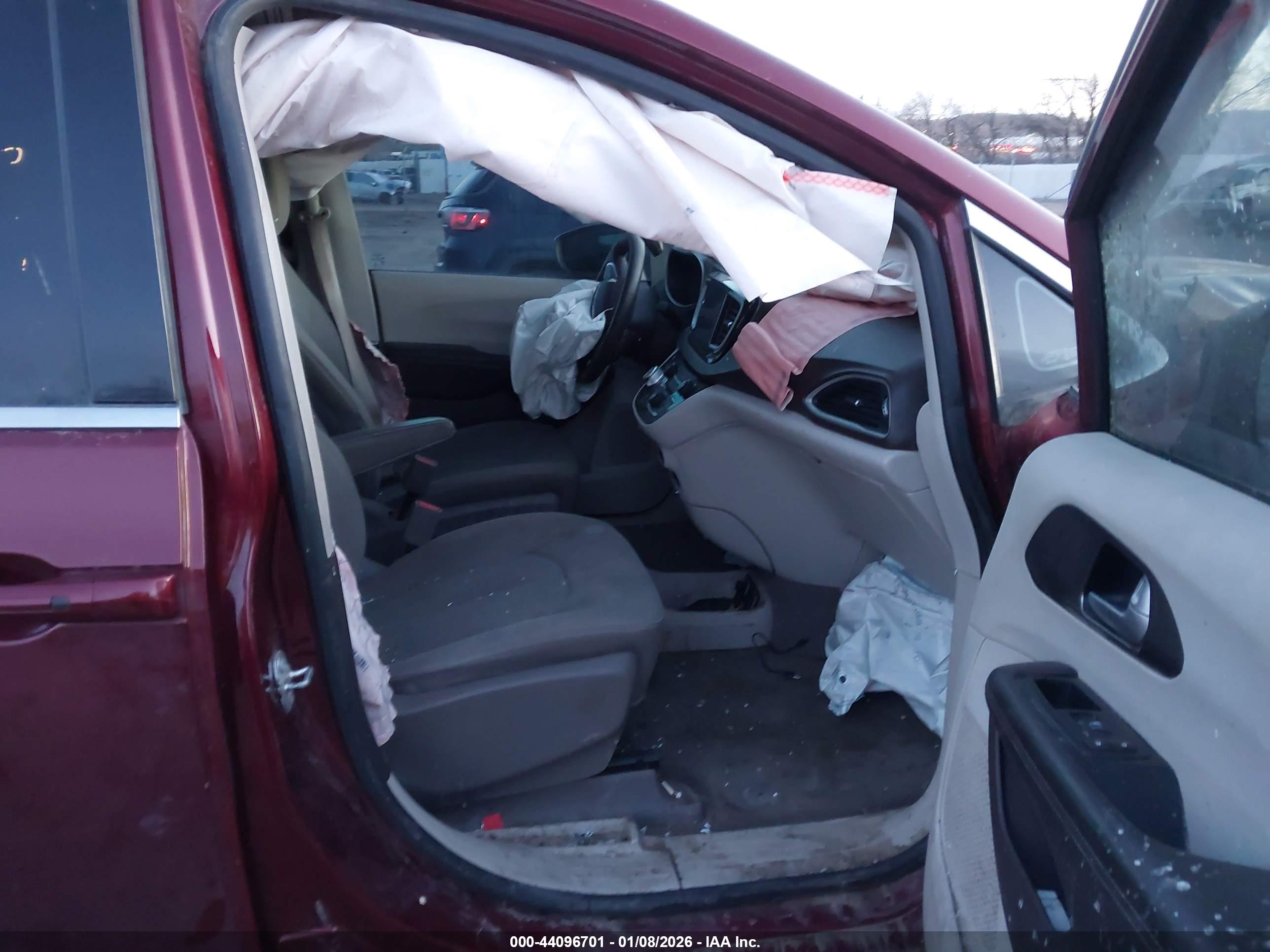 CHRYSLER PACIFICA image 5