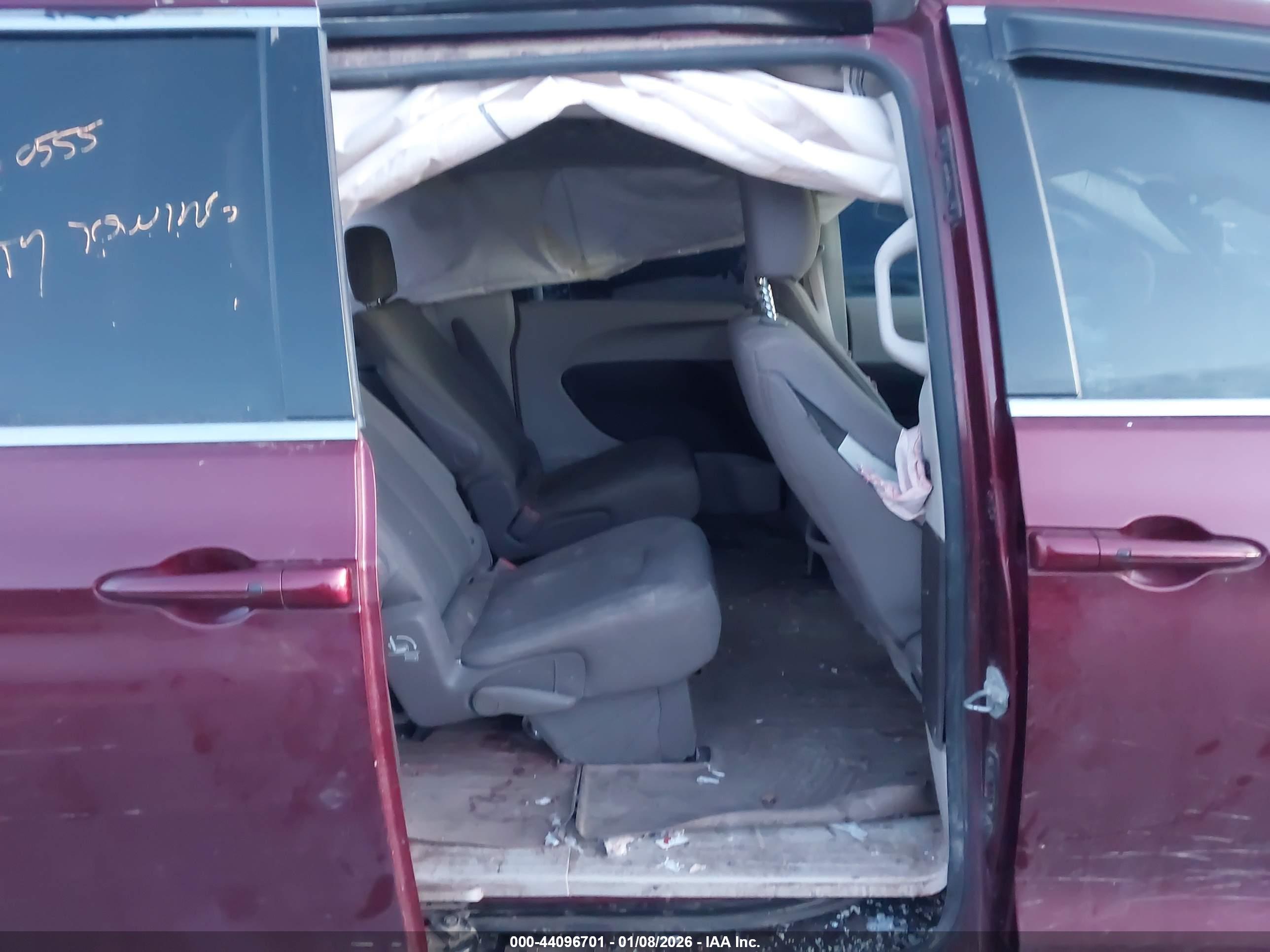 CHRYSLER PACIFICA image 8