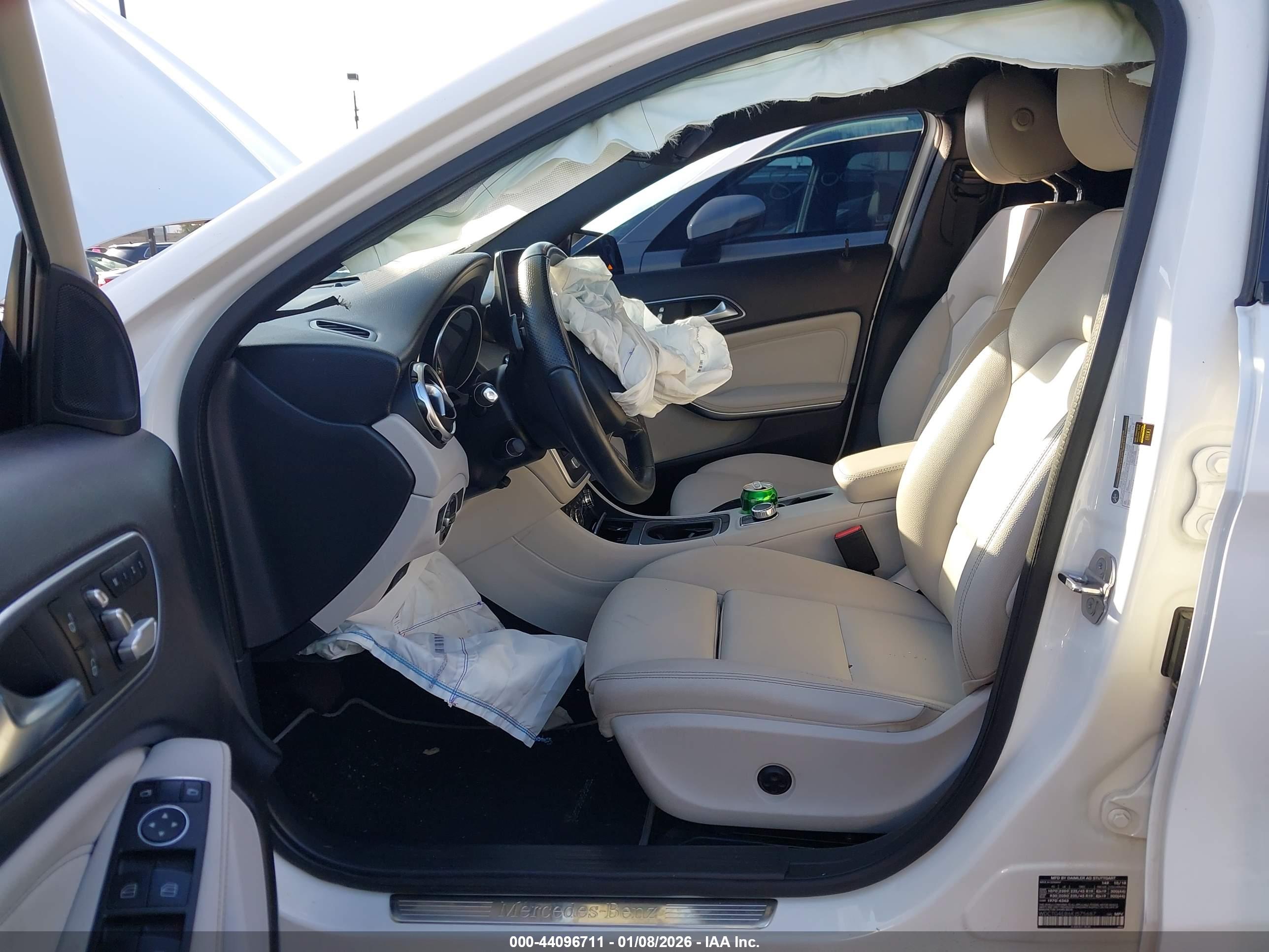 MERCEDES-BENZ GLA image 5