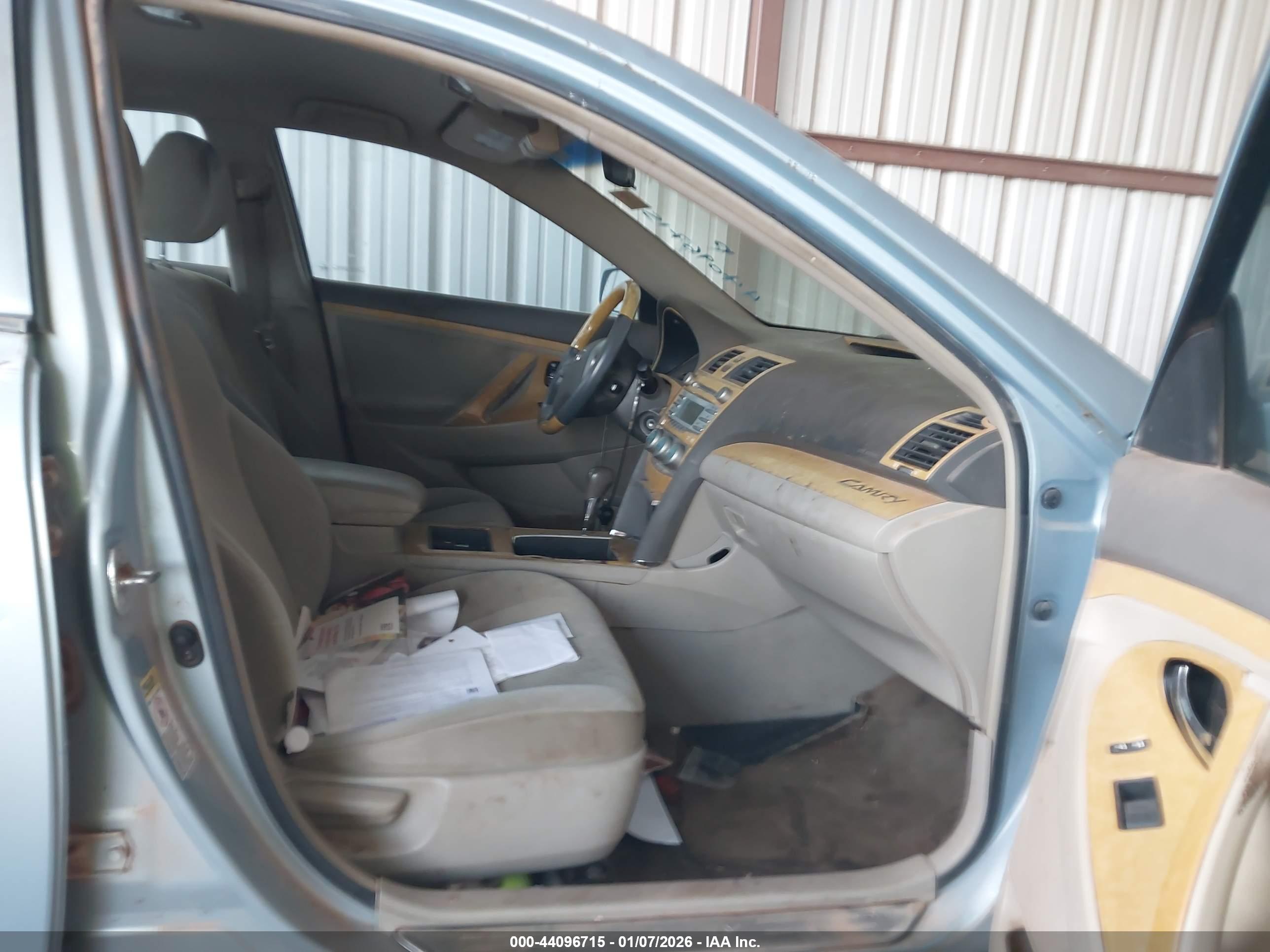 TOYOTA CAMRY image 5