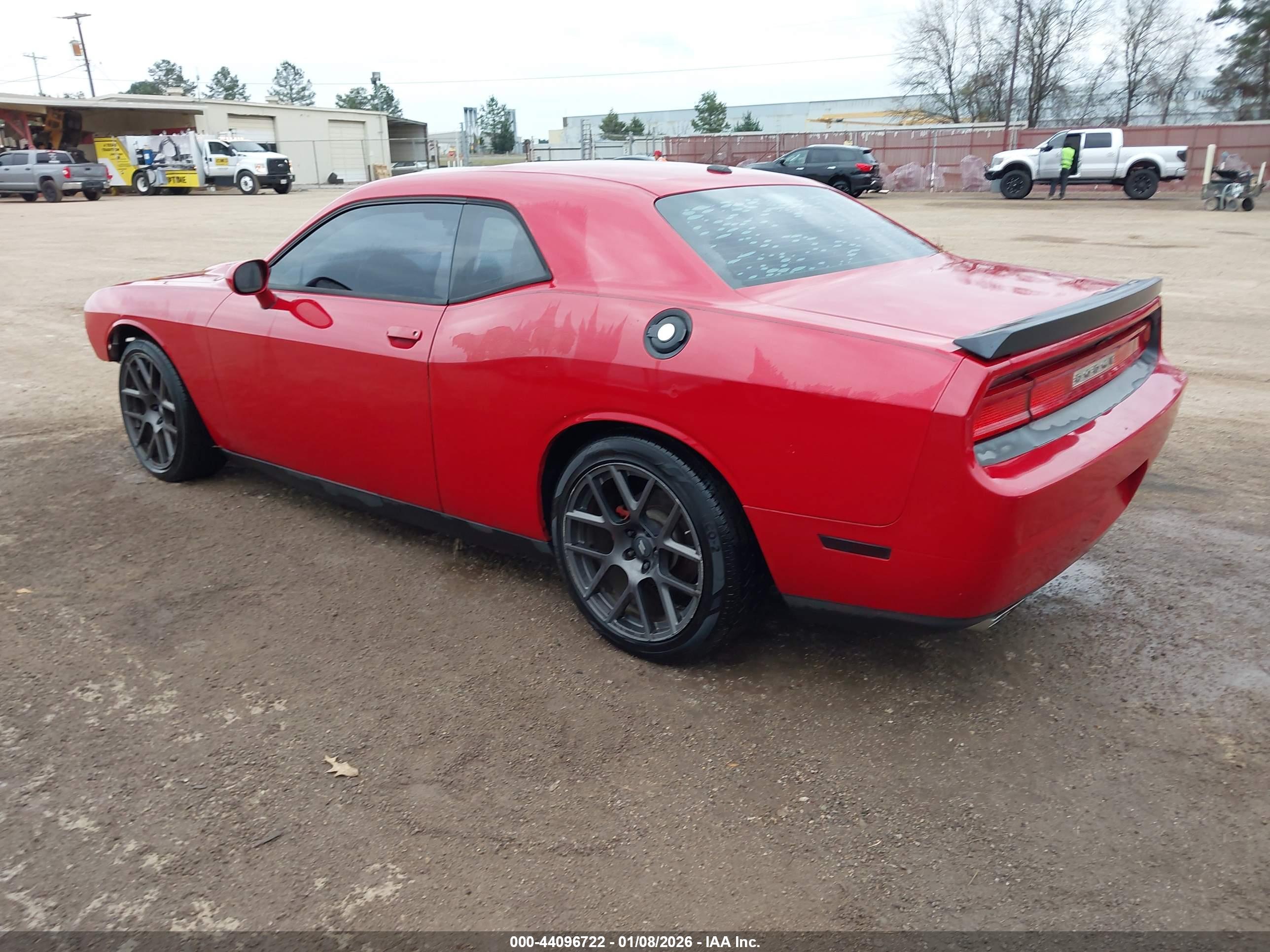 DODGE CHALLENGER image 3