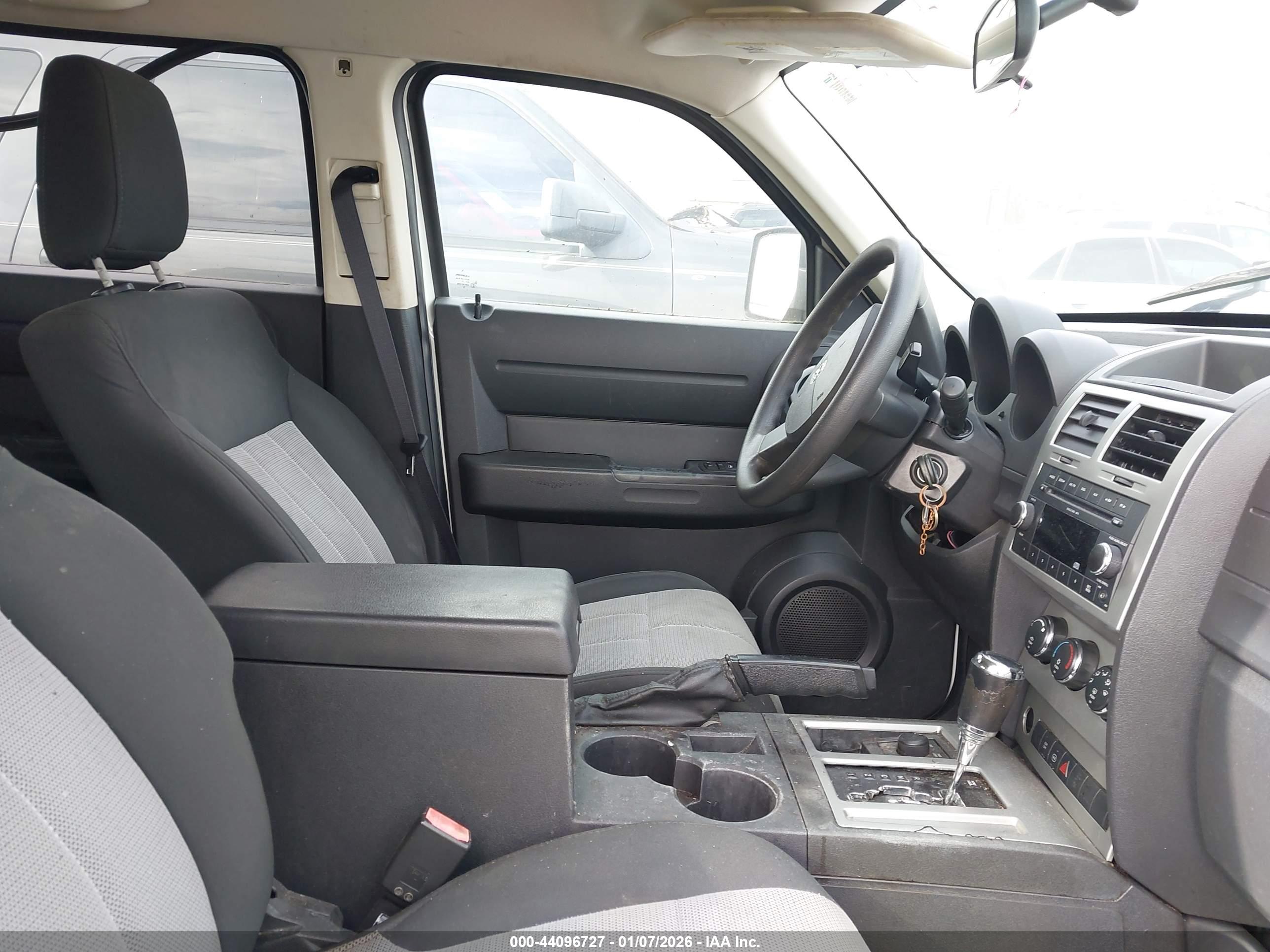 DODGE NITRO image 5