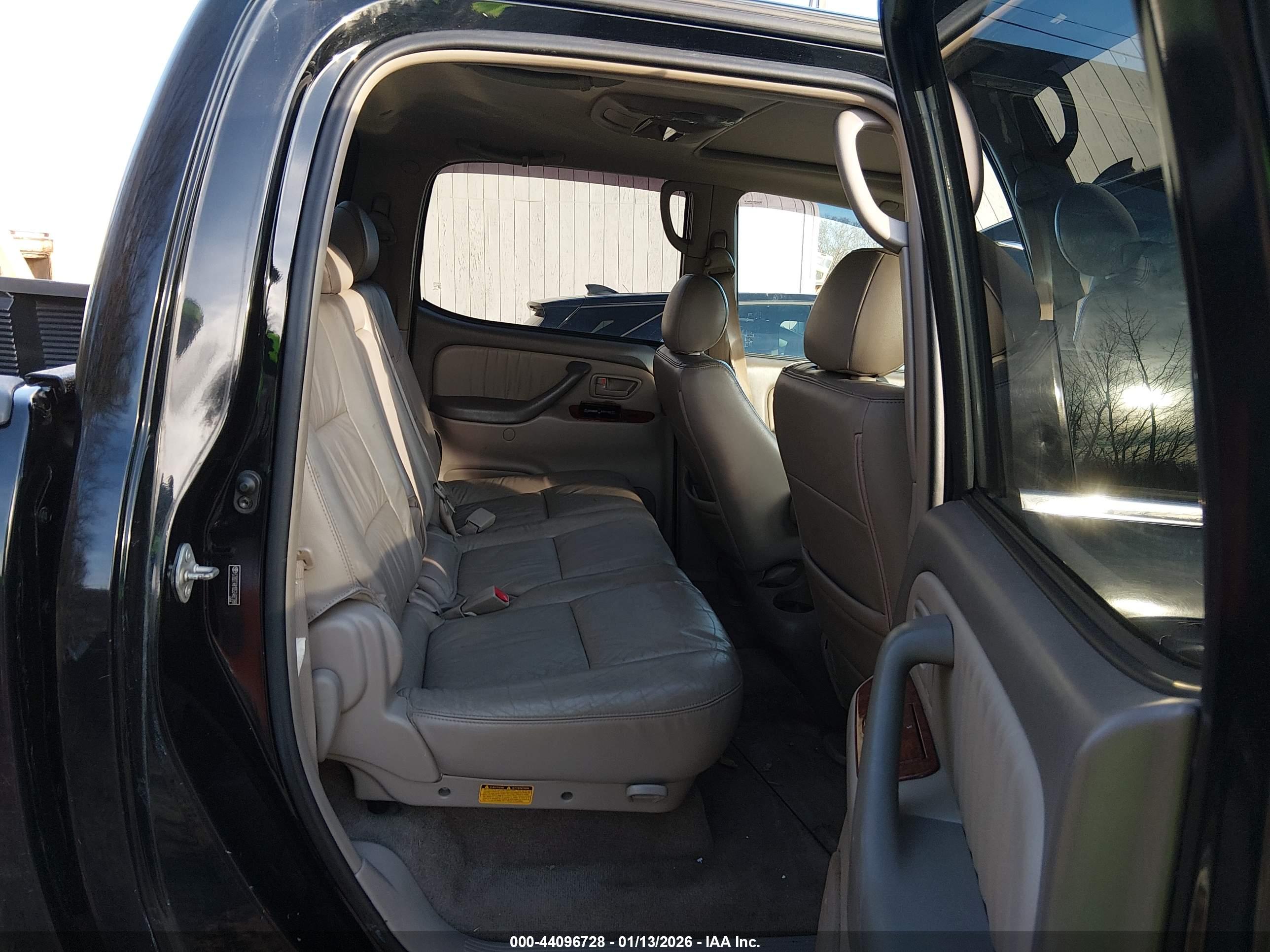 TOYOTA TUNDRA image 8