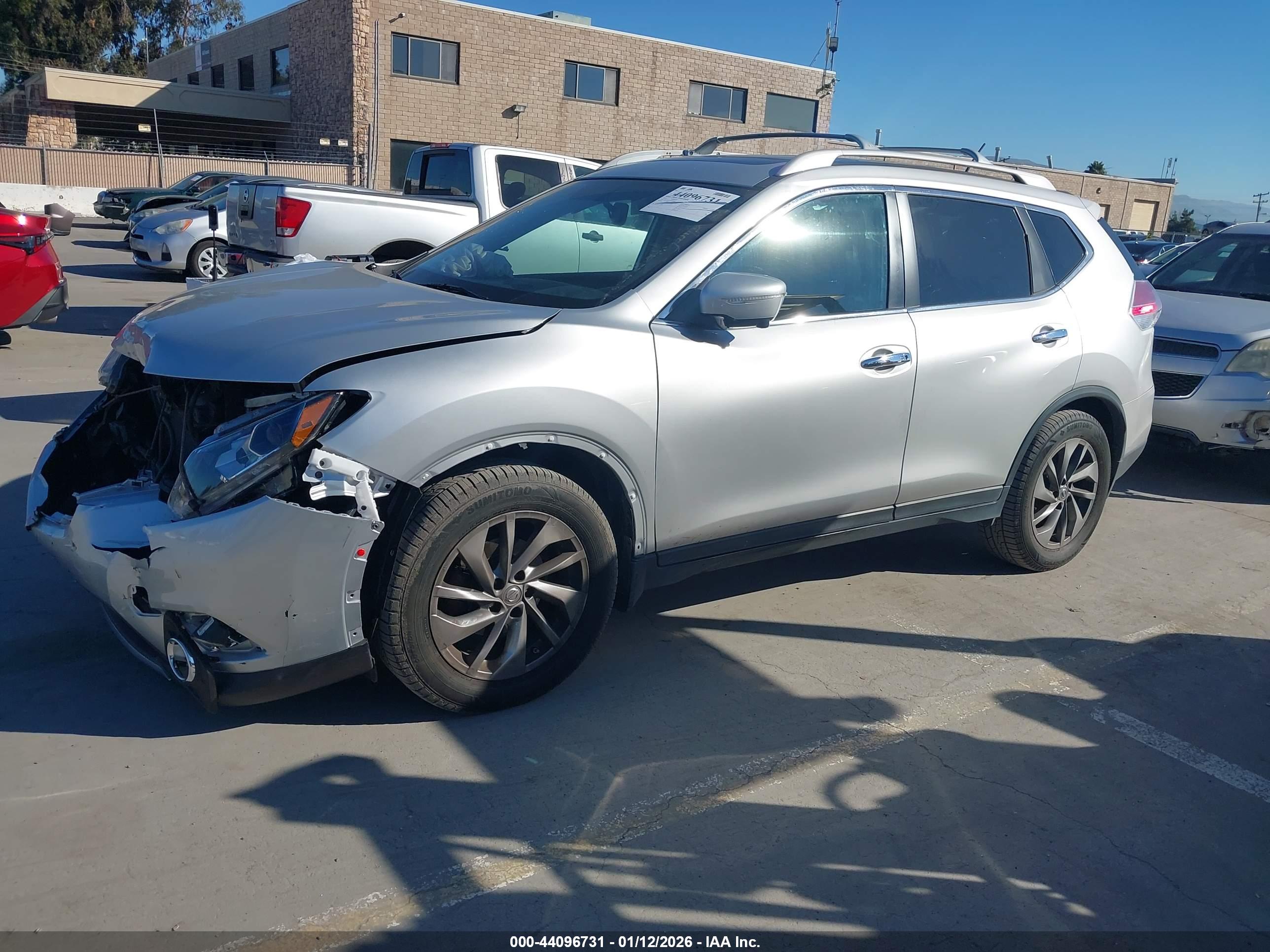 NISSAN ROGUE image 2