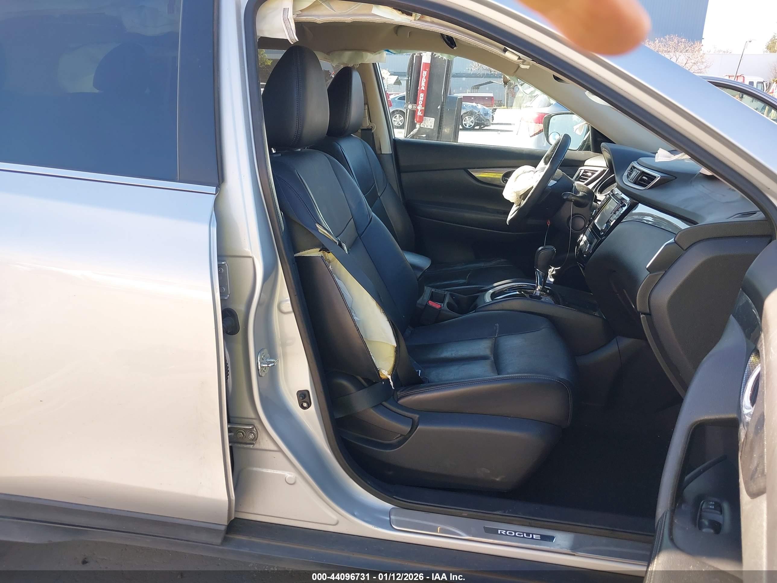 NISSAN ROGUE image 5