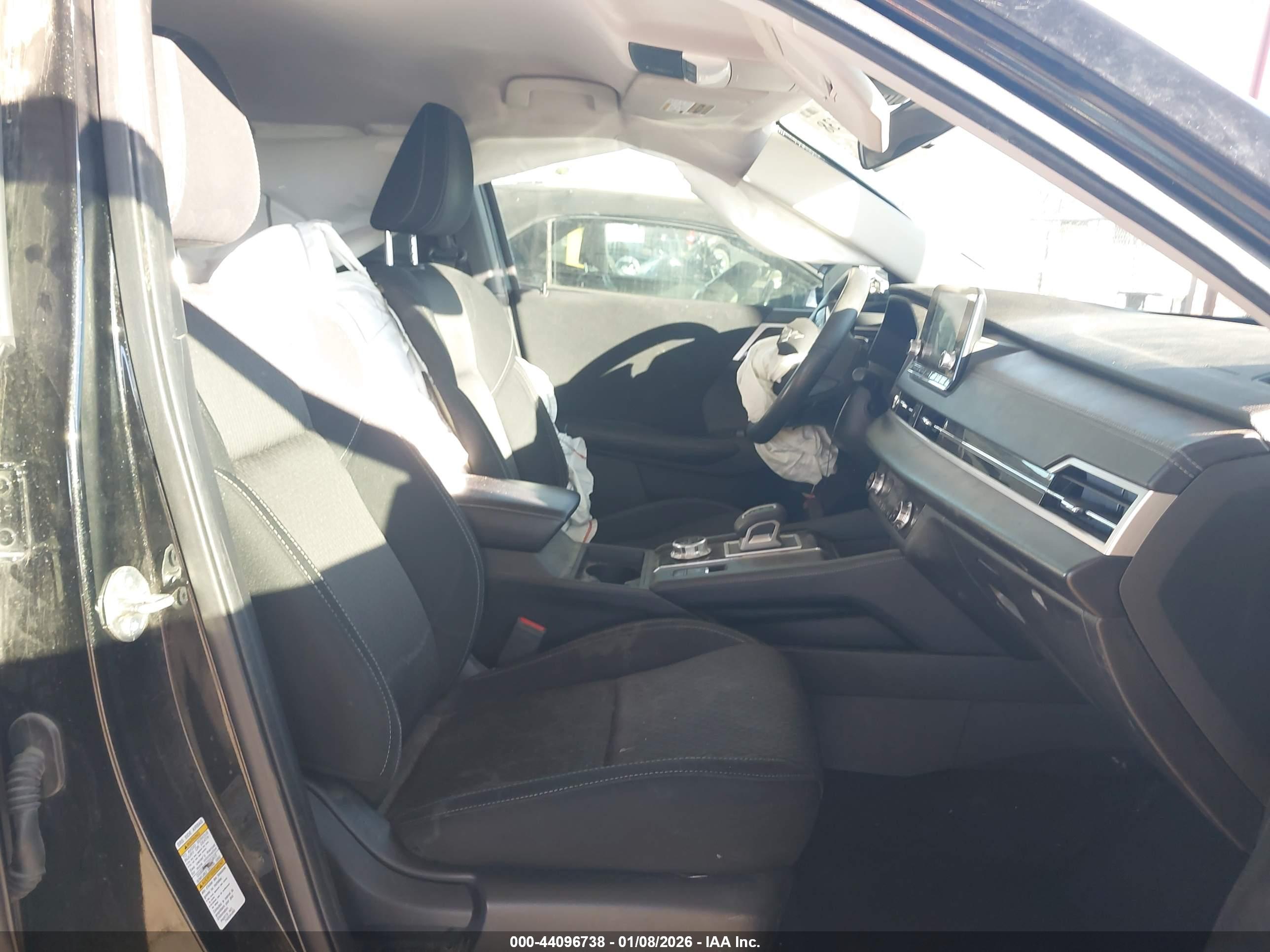 MITSUBISHI OUTLANDER image 5