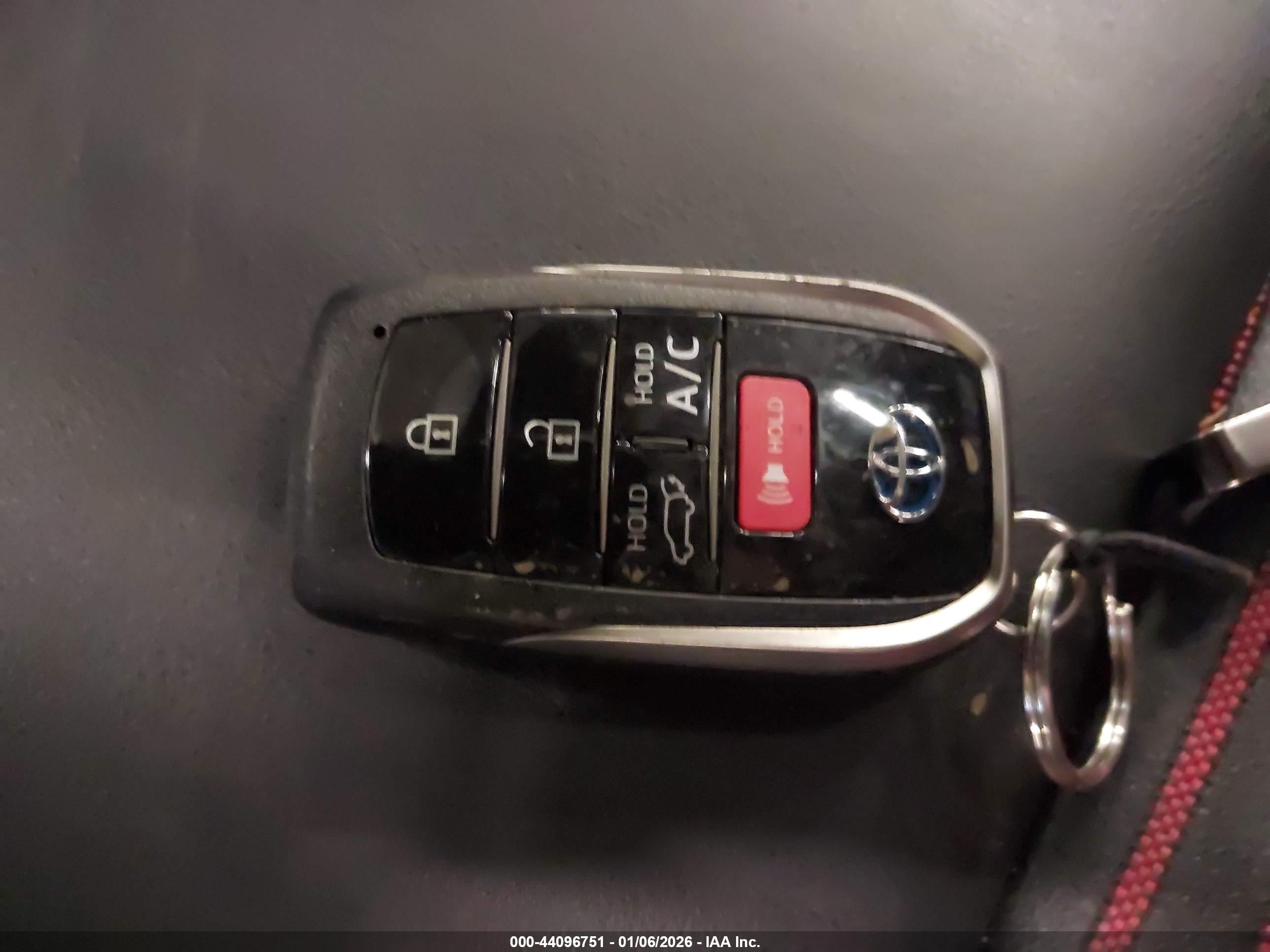 TOYOTA RAV4 image 11