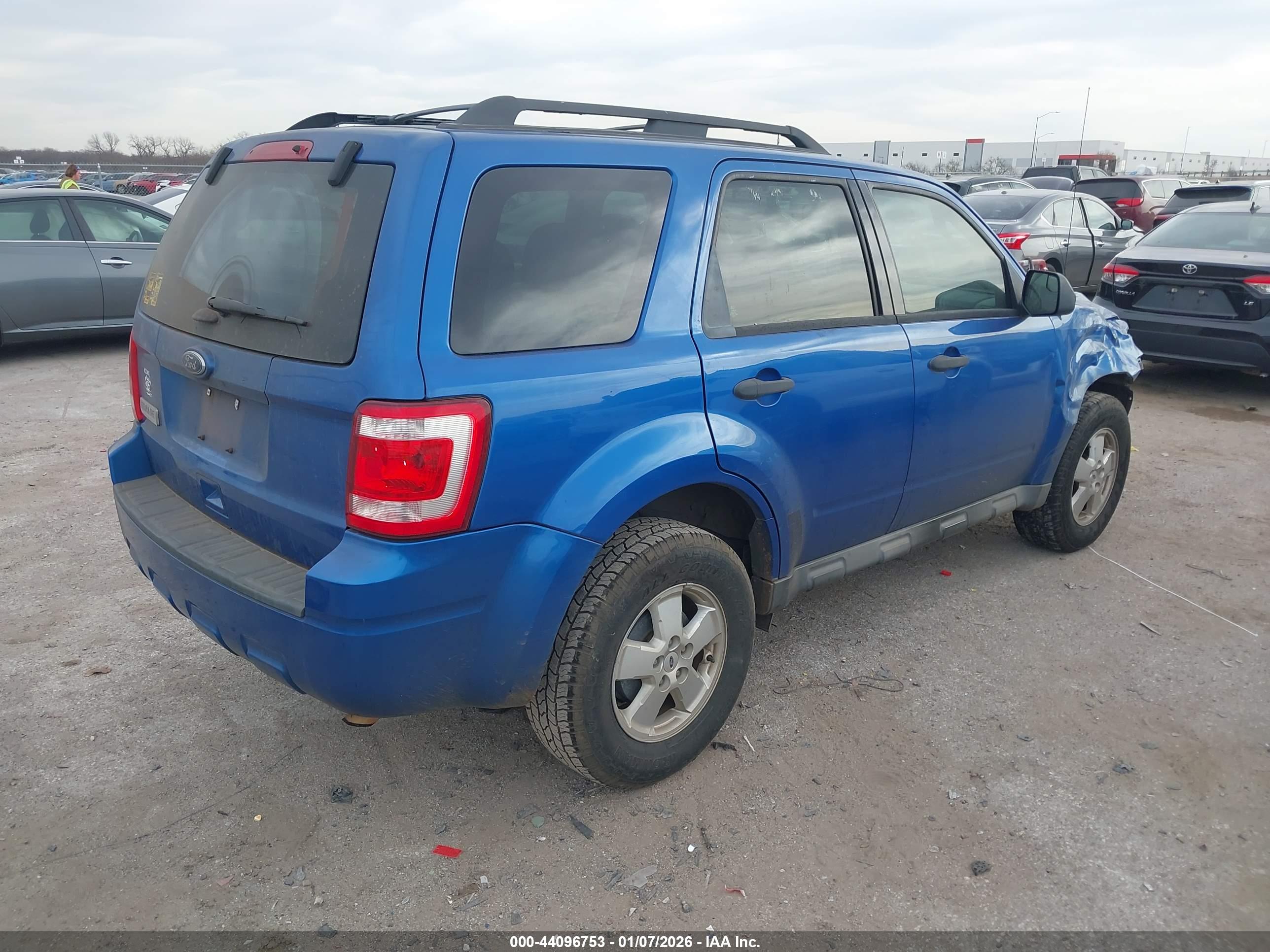 FORD ESCAPE image 4