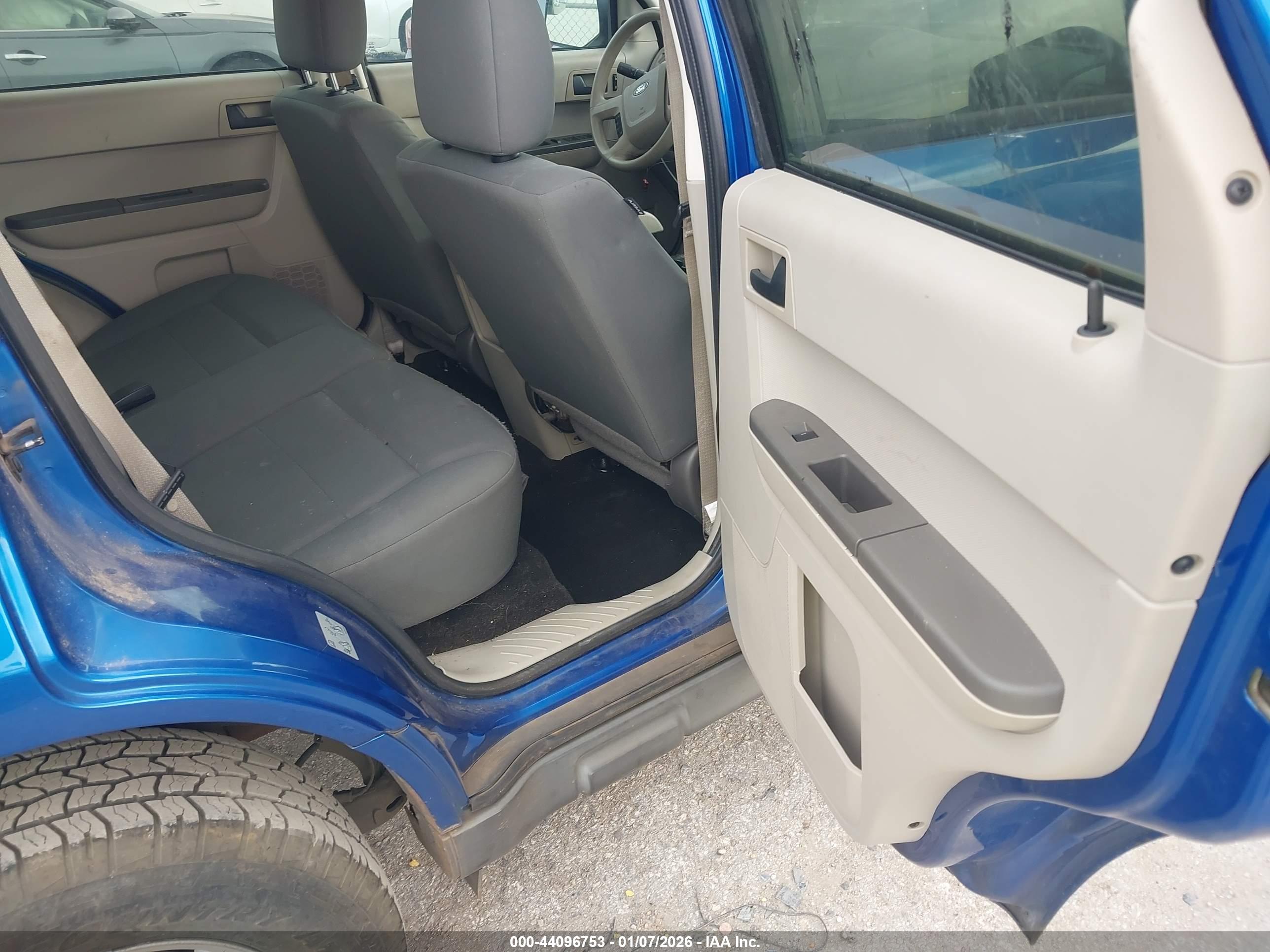 FORD ESCAPE image 8