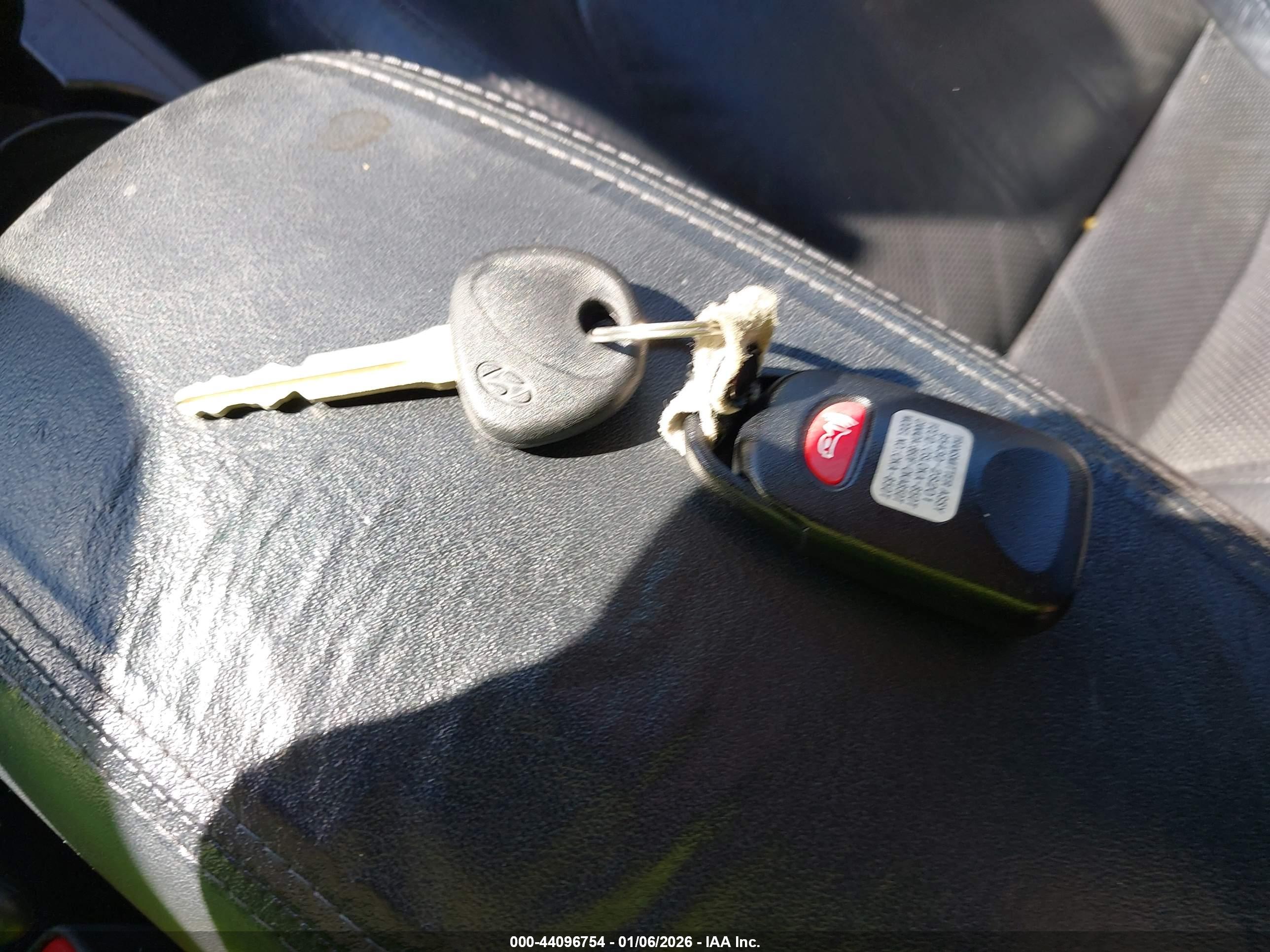HYUNDAI TUCSON image 11