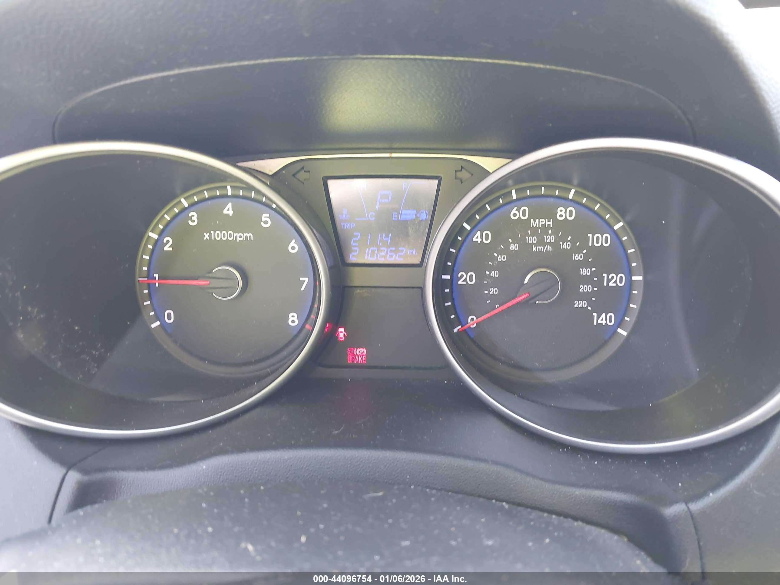 HYUNDAI TUCSON image 7
