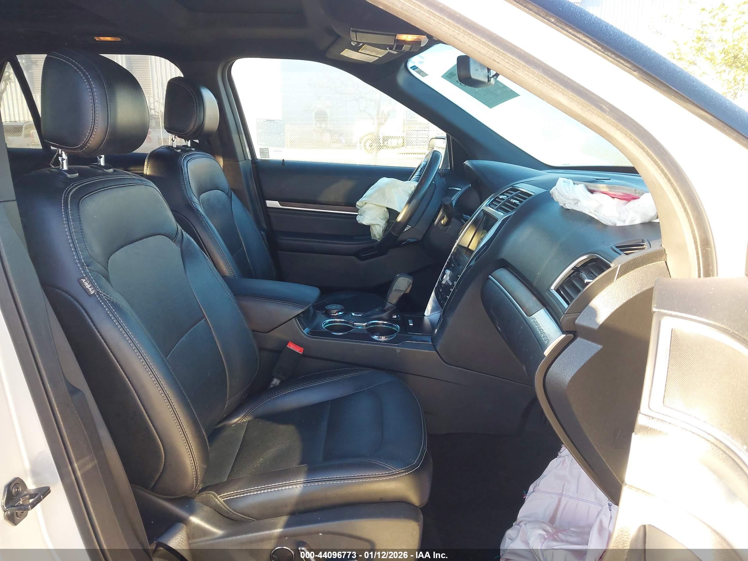 FORD EXPLORER image 5