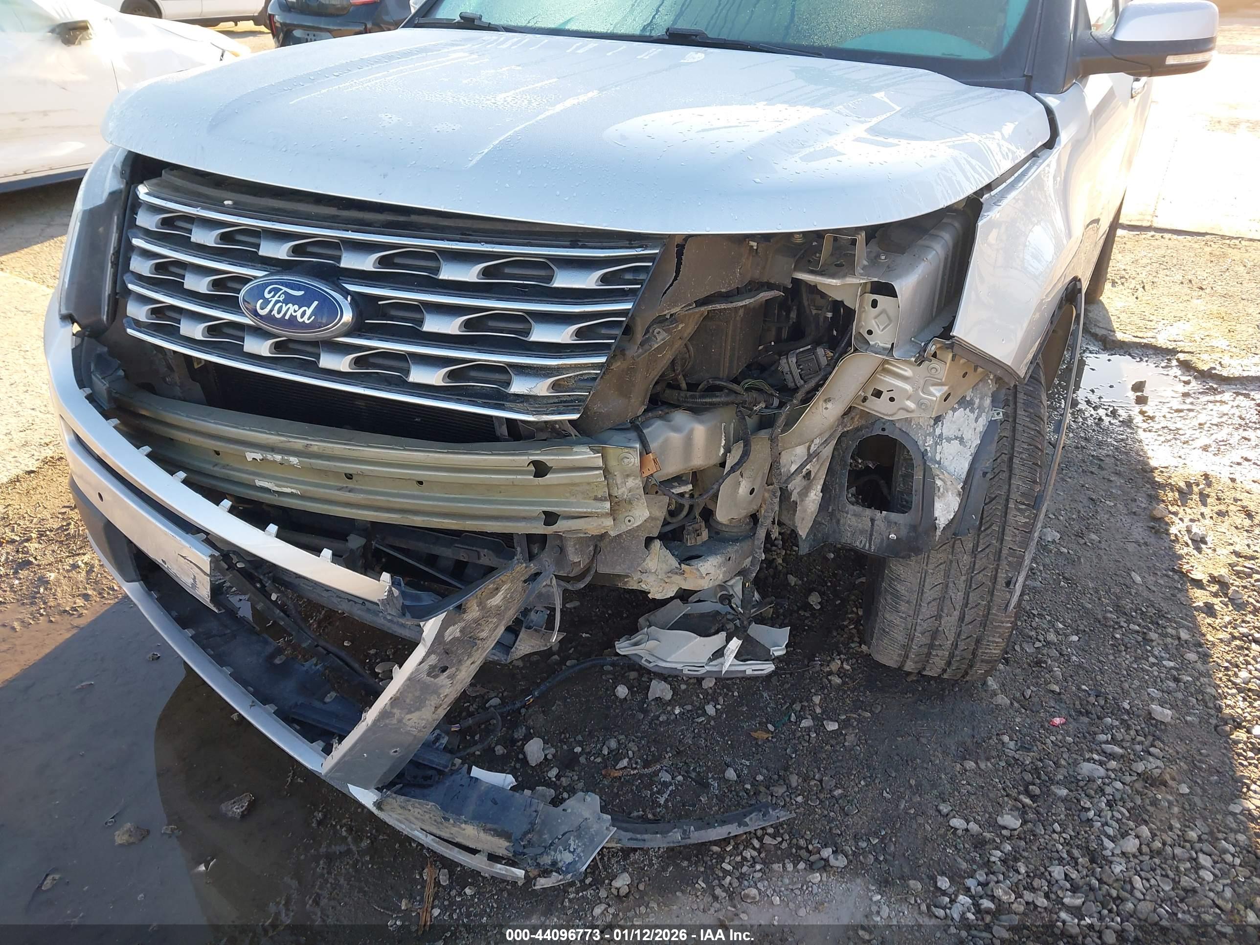 FORD EXPLORER image 6