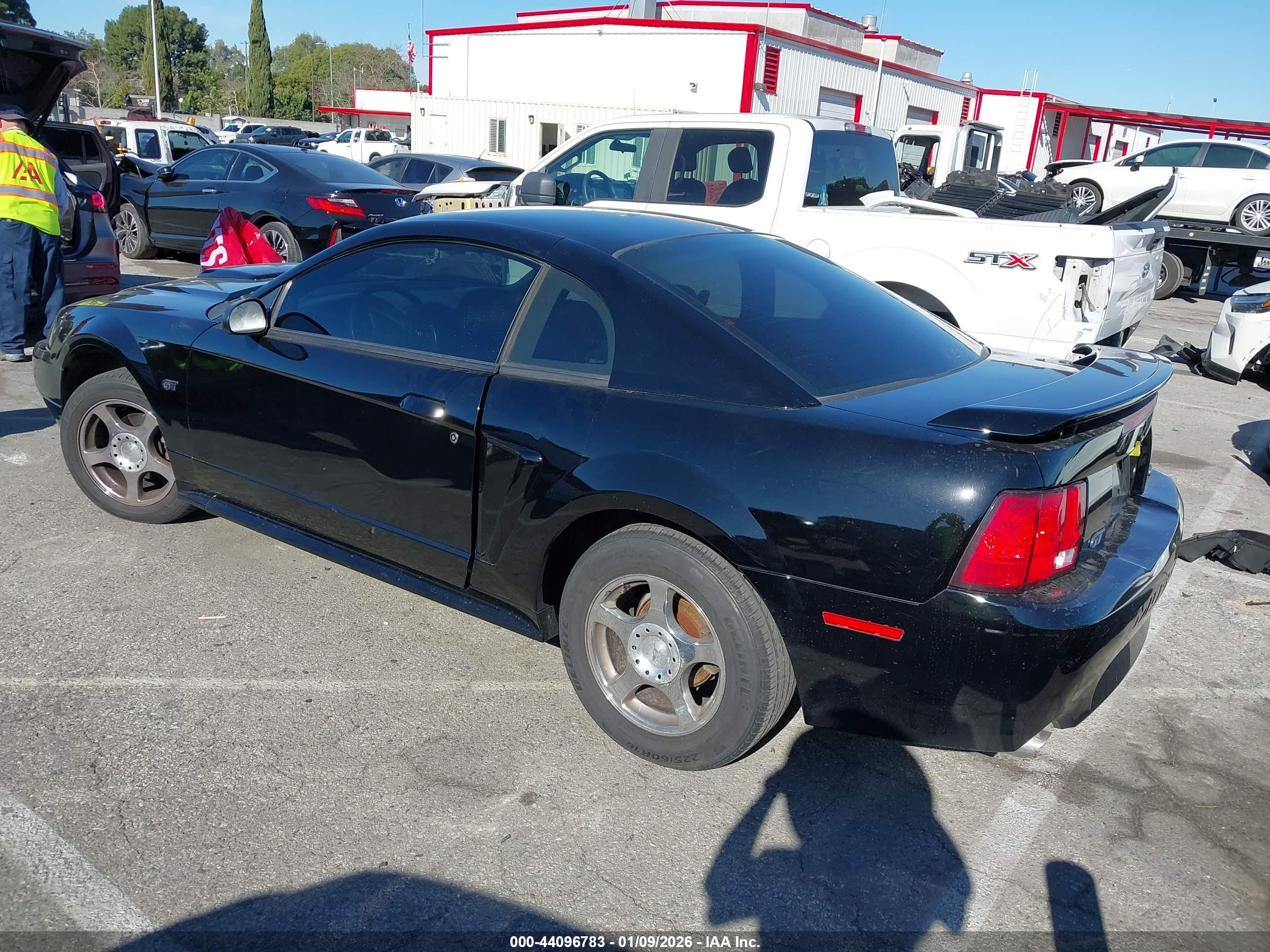 FORD MUSTANG image 3