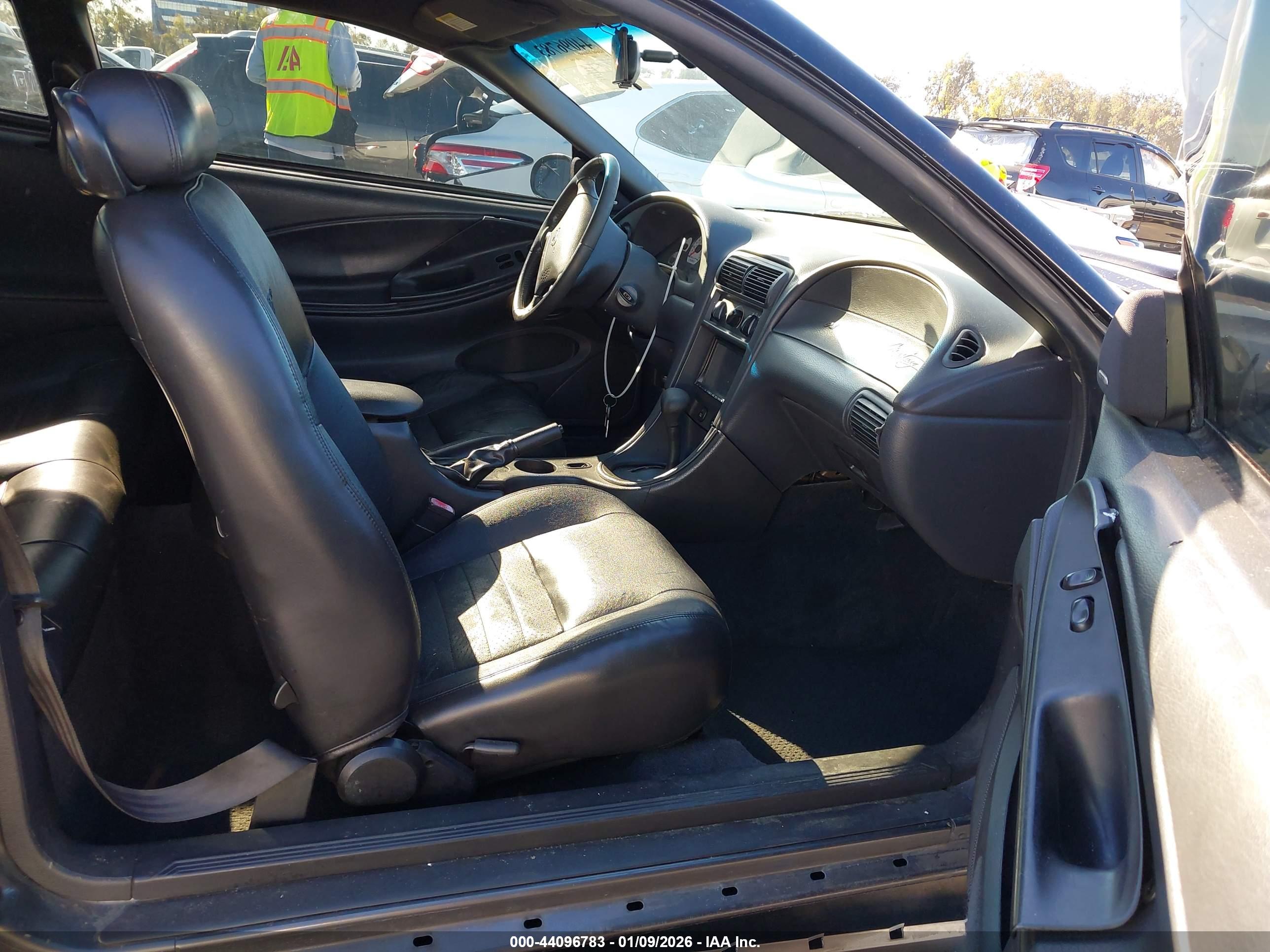 FORD MUSTANG image 5